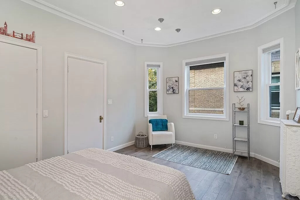 119 Park St, Brookline