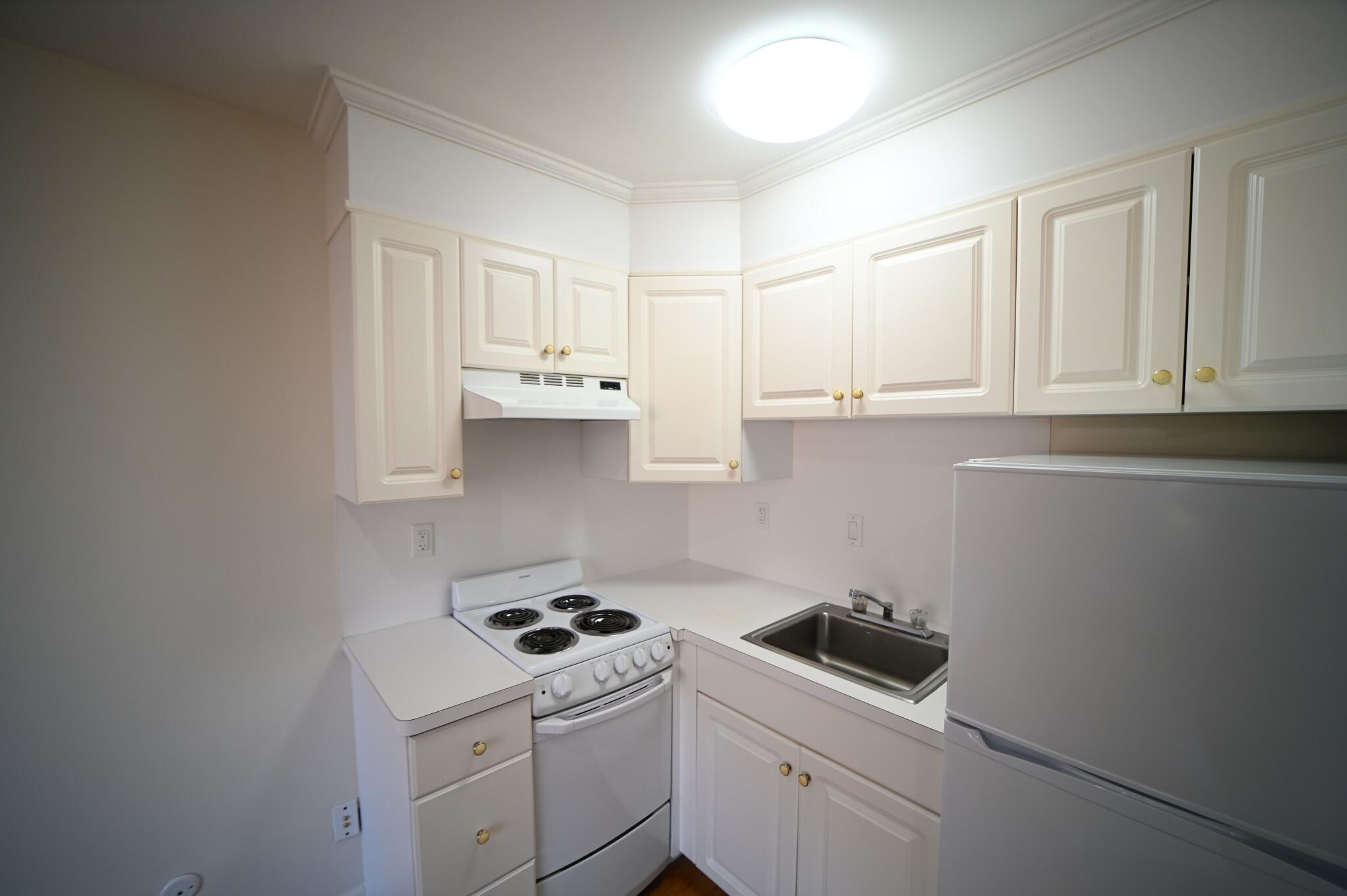Studio bed, 1 bath apartment for rent at 35 Vernon St Unit 311, Coolidge Corner — photo 3 of 9