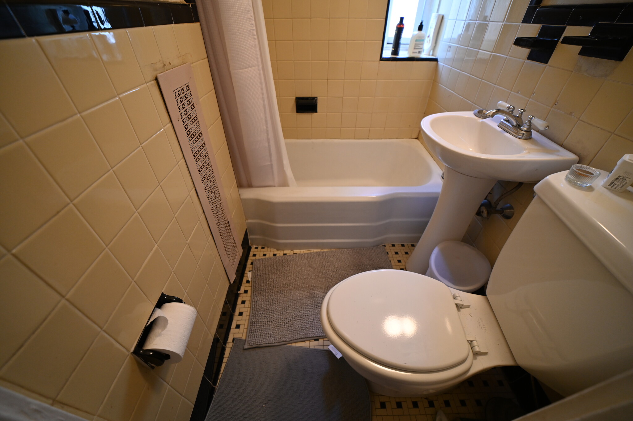 1872 Commonwealth Ave, Brighton