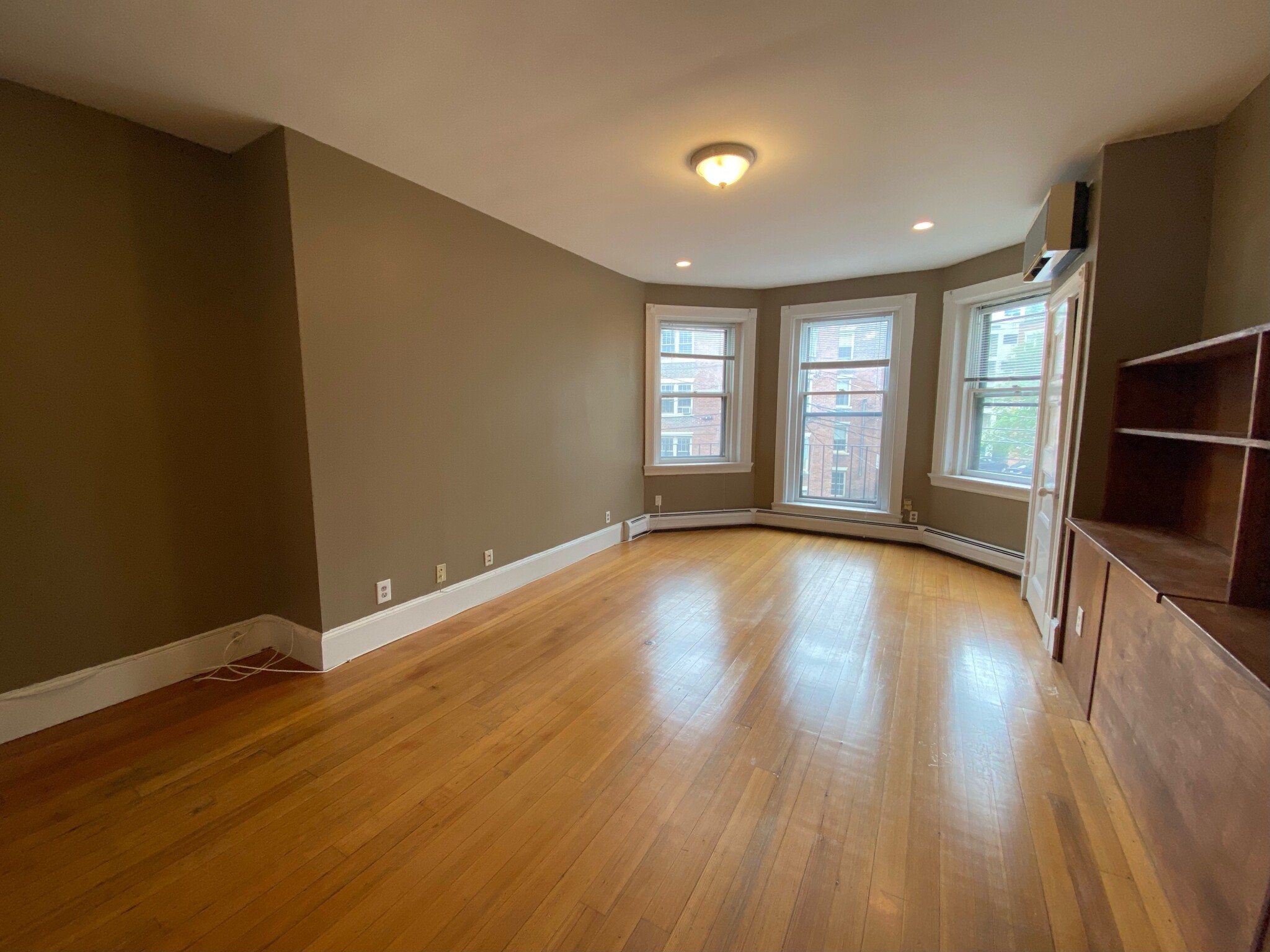 7 Regent Cir, Washington Square