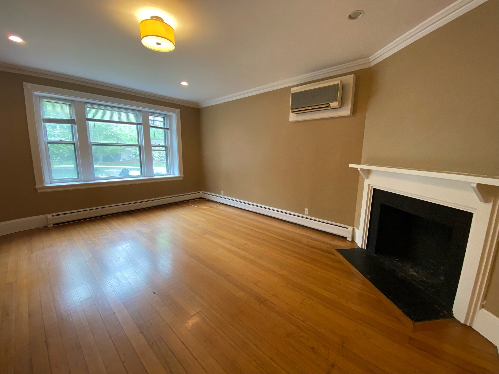 7 Regent Cir, Washington Square