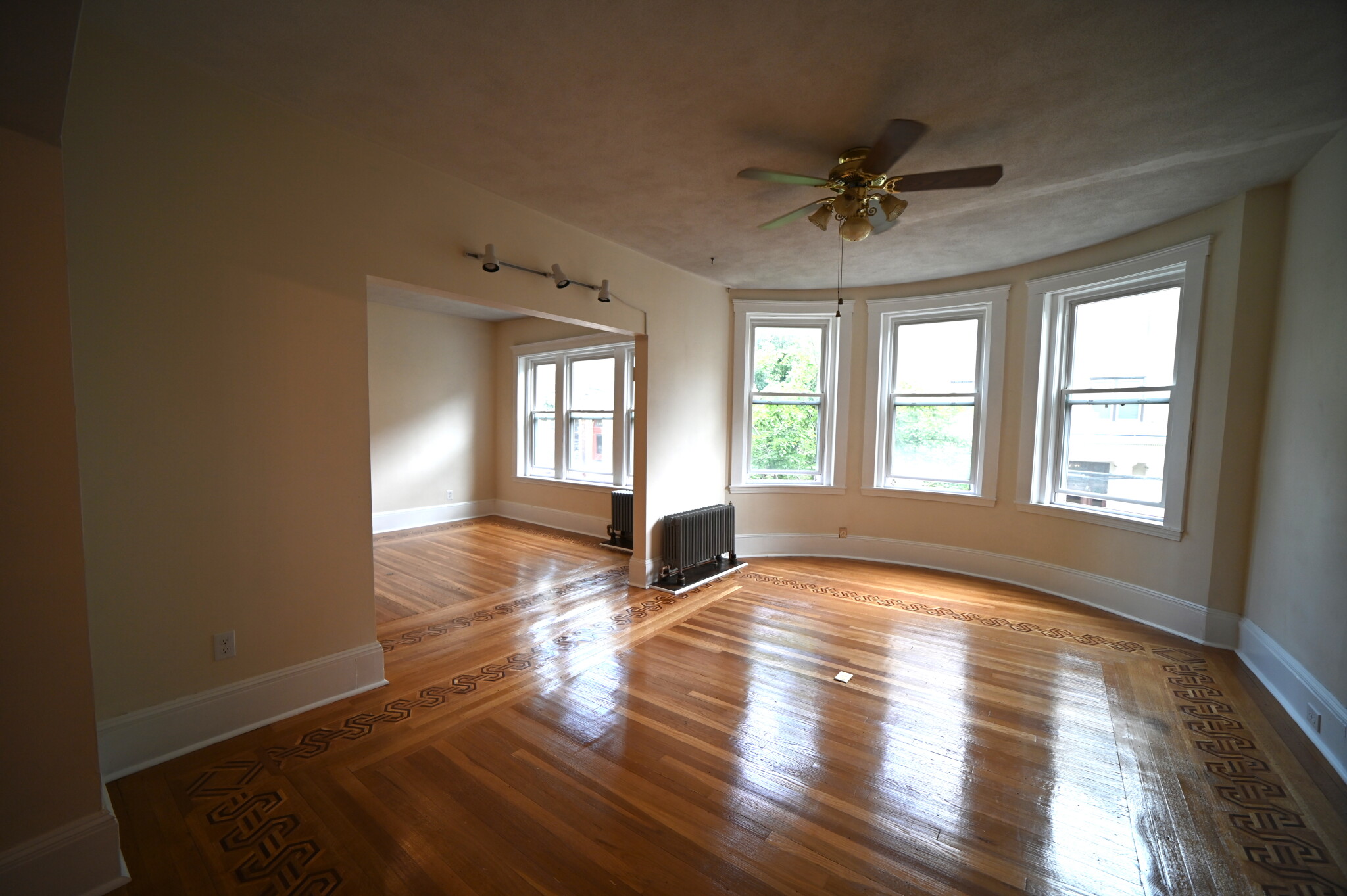 196 Saint Paul St, Coolidge Corner