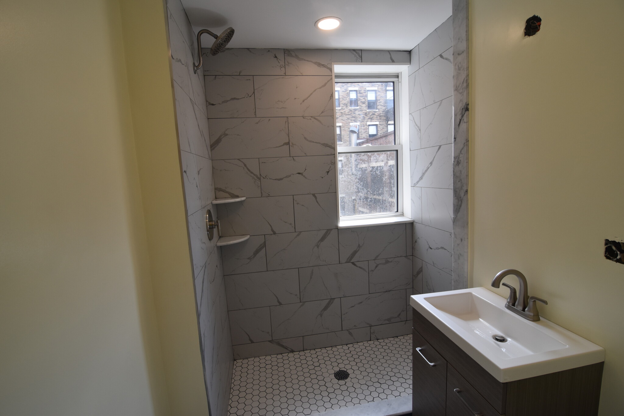 106 Queensberry St, Fenway