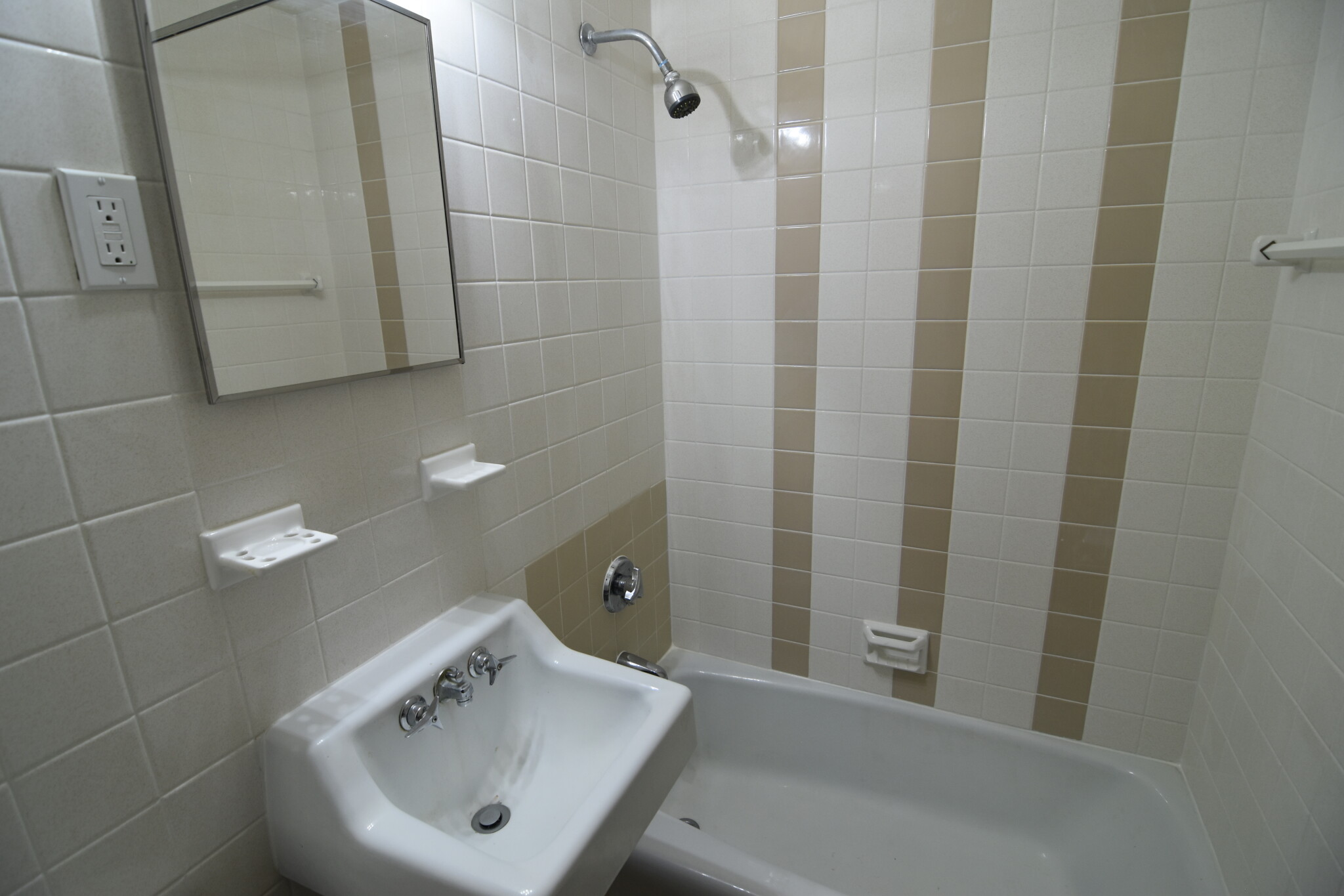 160 North Beacon St, Brighton