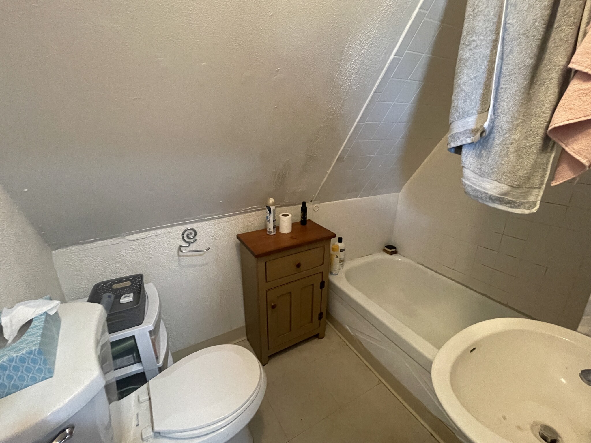 28 Academy Hill Rd, Brighton