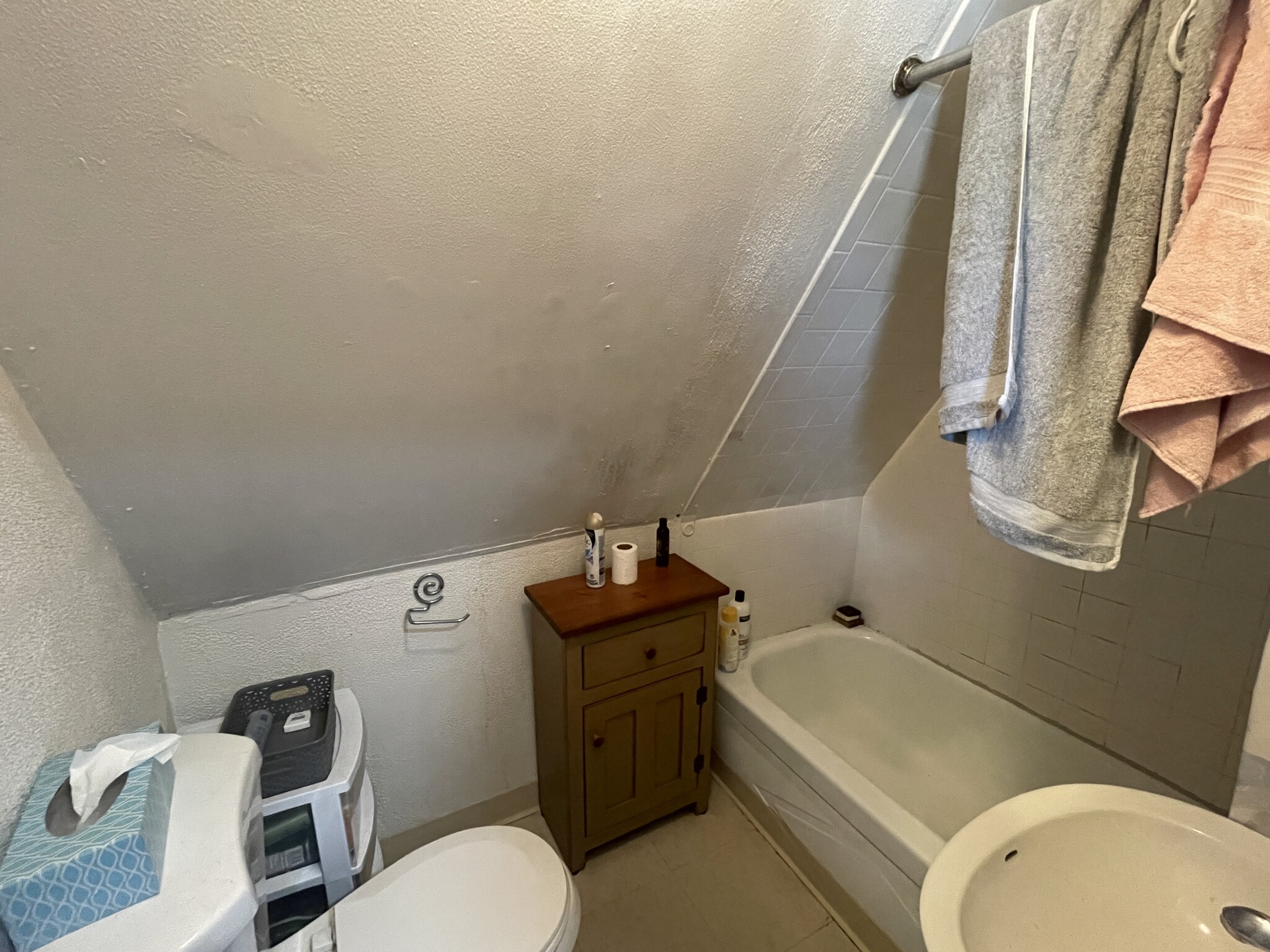 28 Academy Hill Rd, Brighton