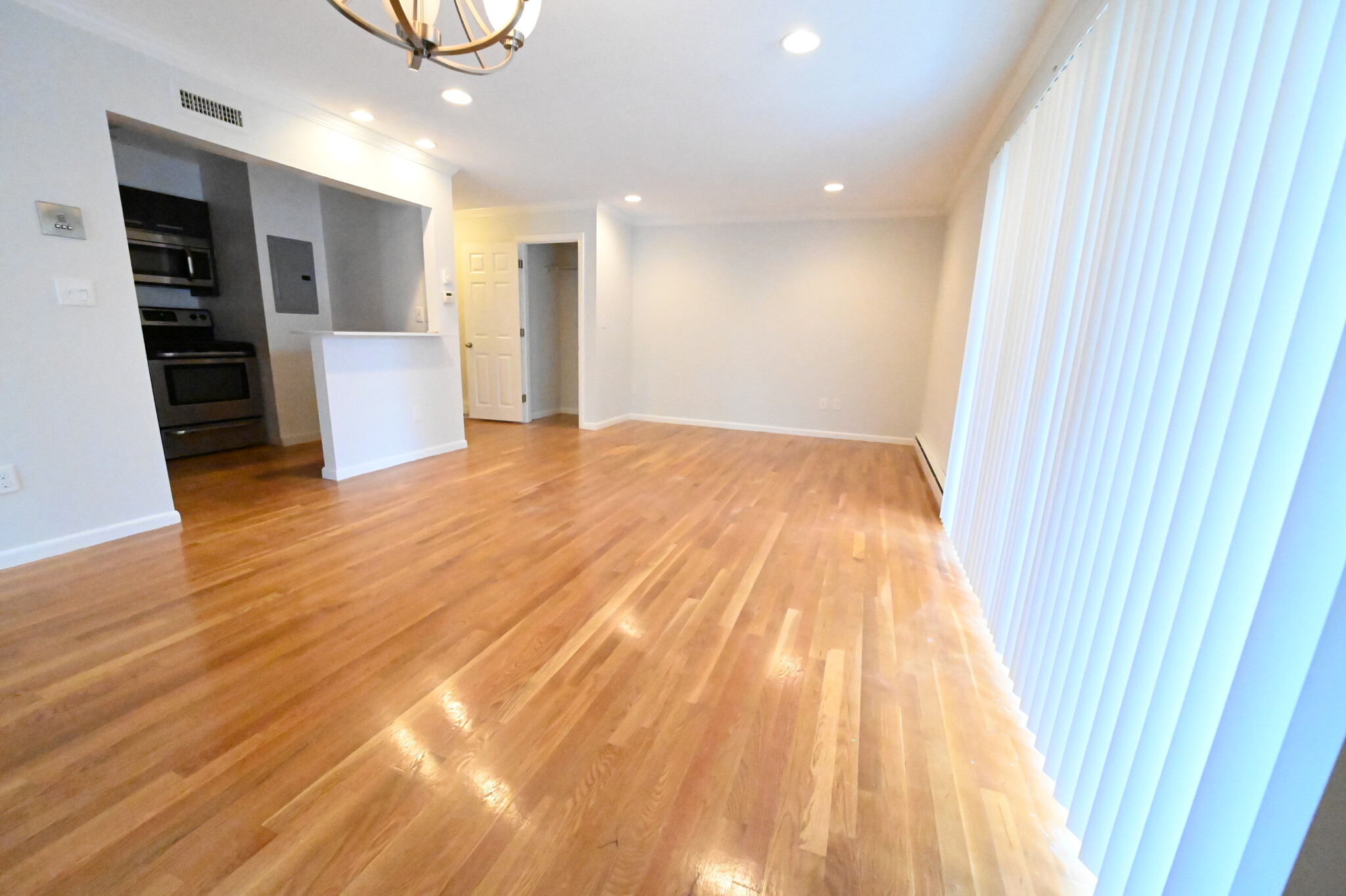 320 Hammond Pond Pkwy, Chestnut Hill