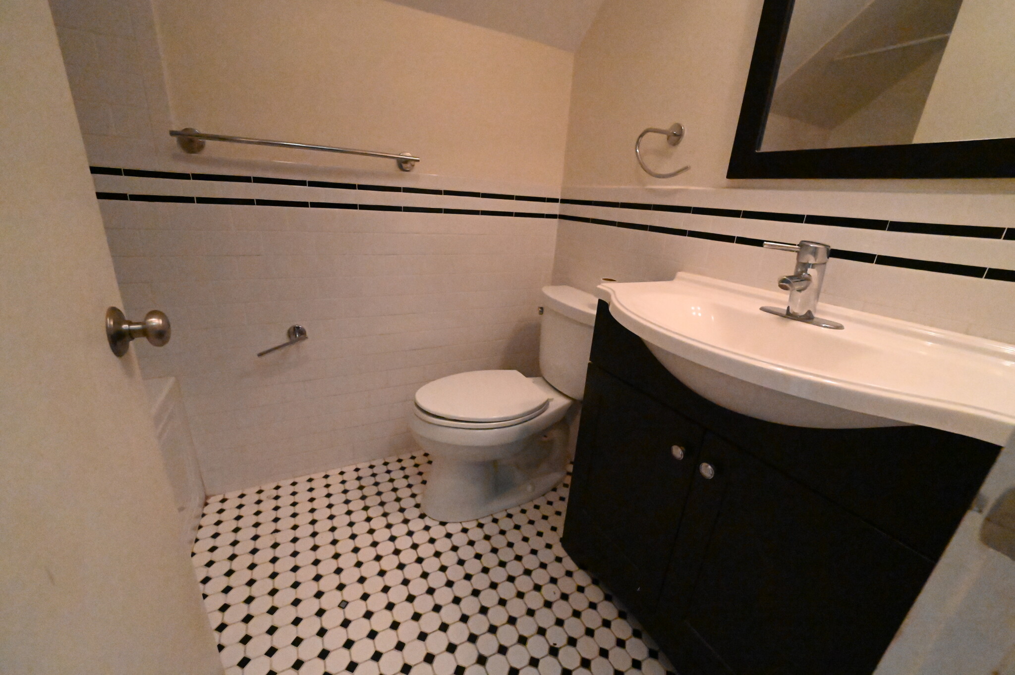 439 Washington, Newton Corner