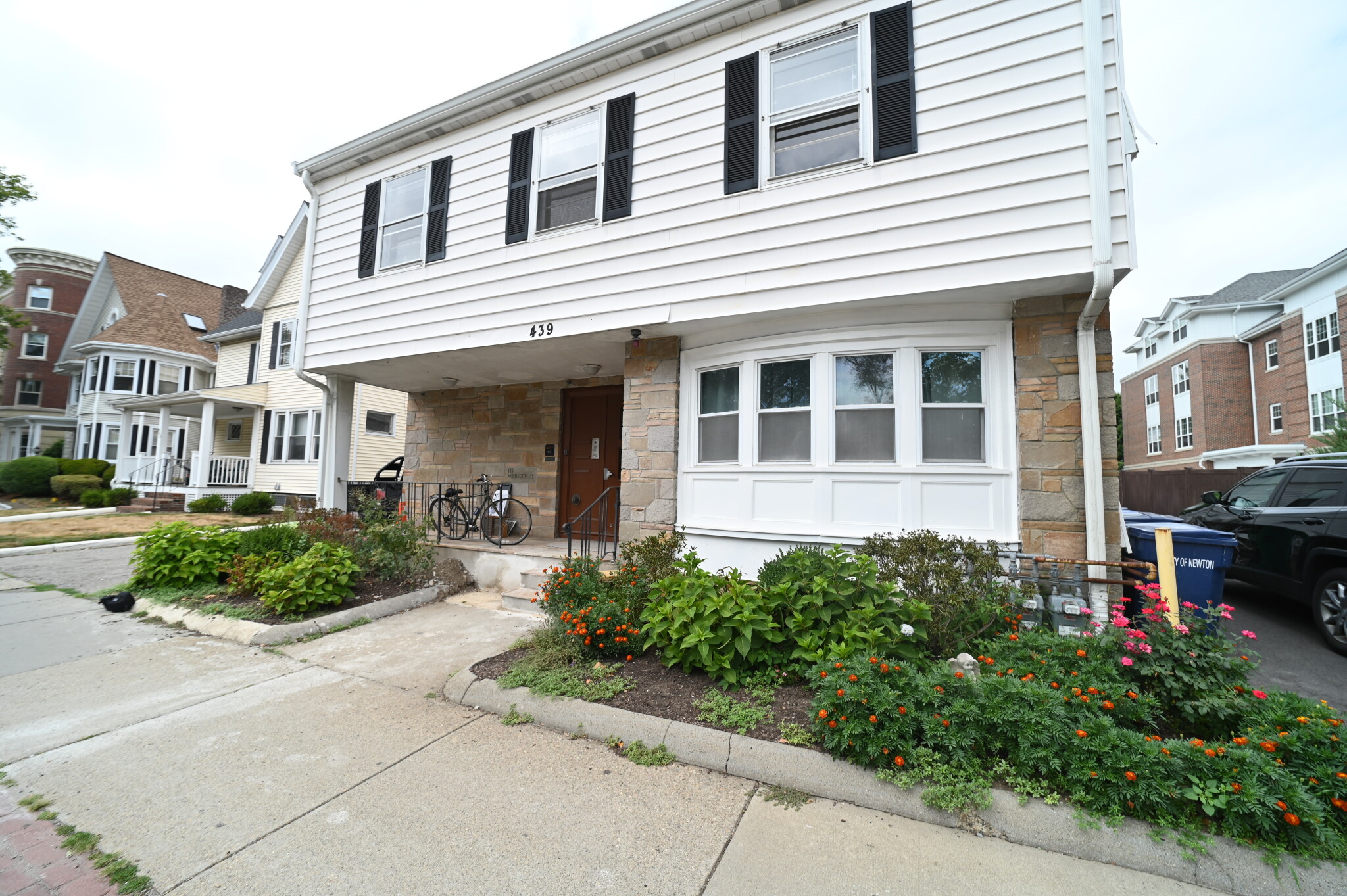 439 Washington, Newton Corner