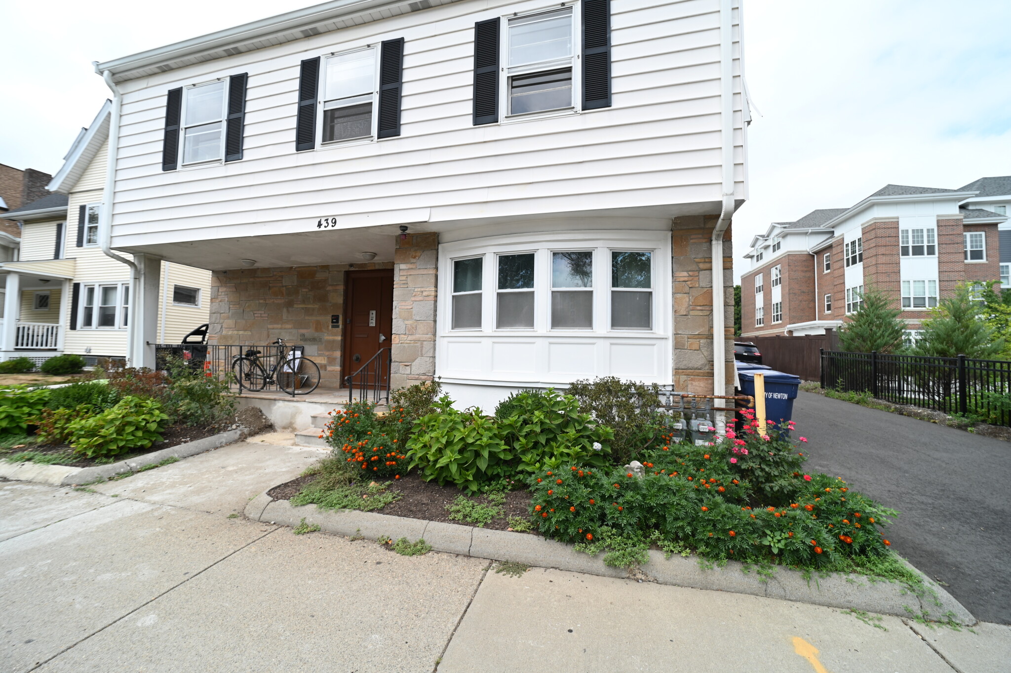 439 Washington, Newton Corner