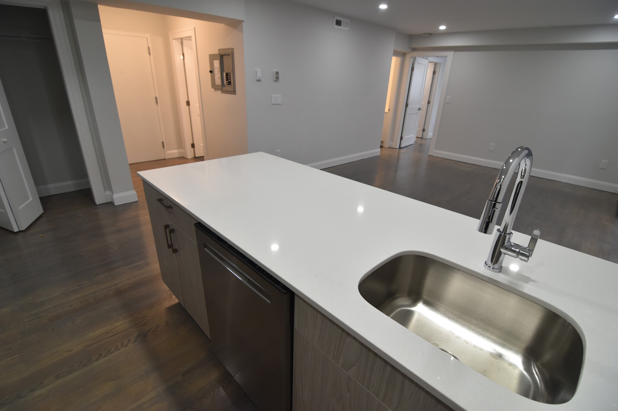 320 Hammond Pond Pkwy, Chestnut Hill