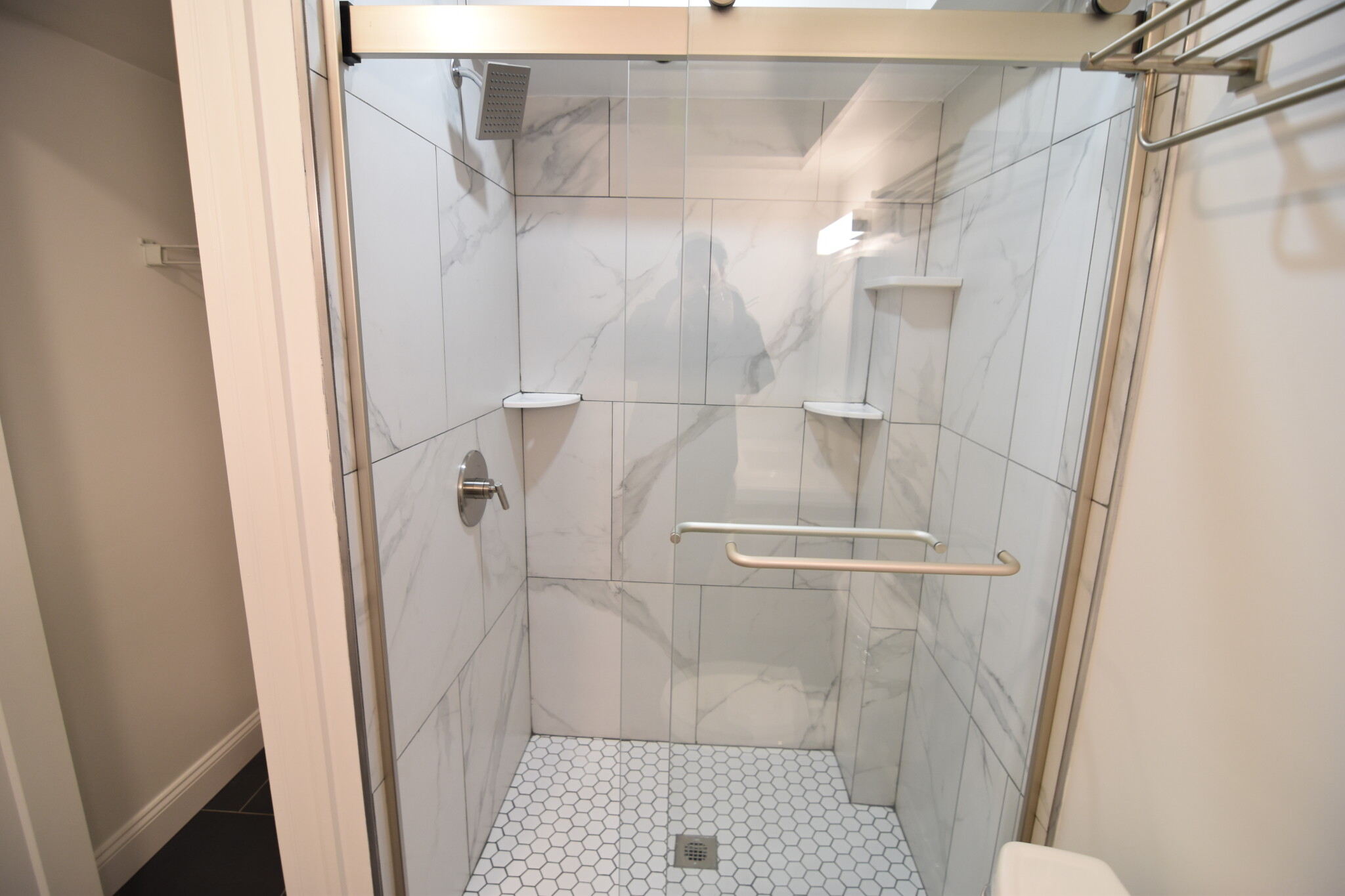 320 Hammond Pond Pkwy, Chestnut Hill