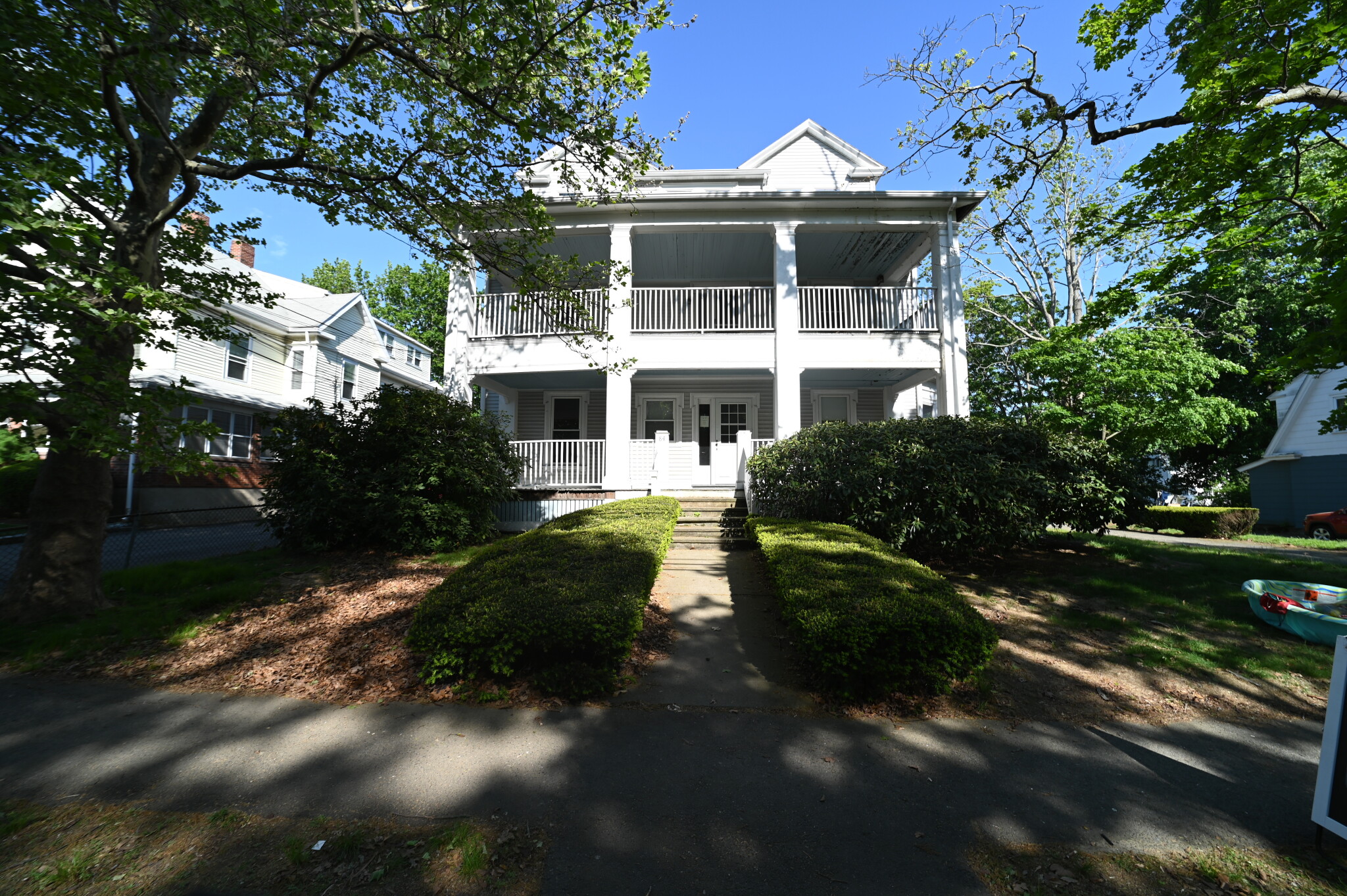 84 Walker, Newton