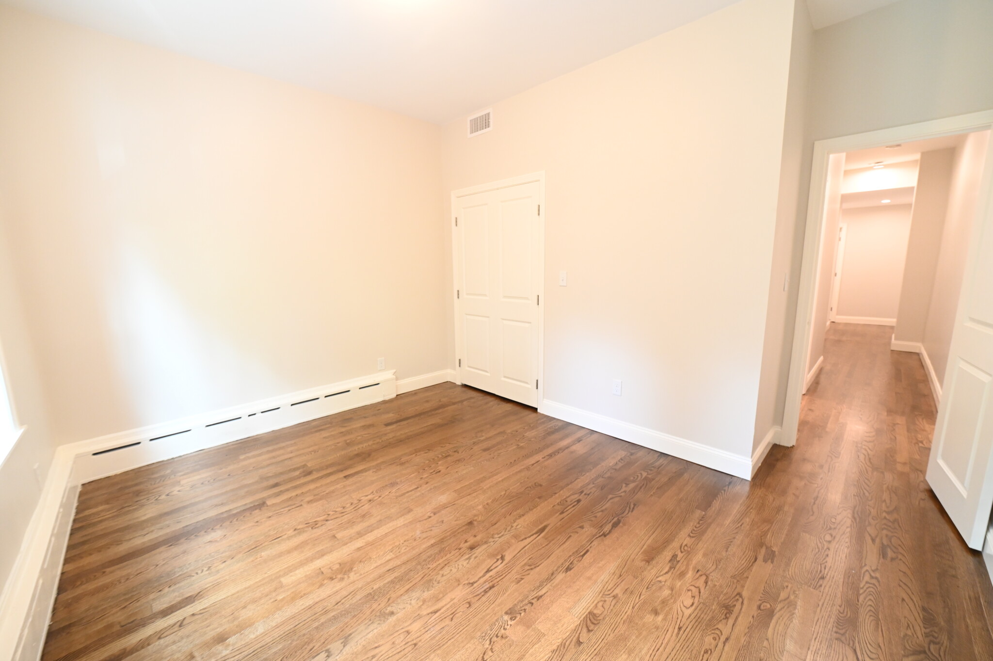 1712 Beacon St, Washington Square