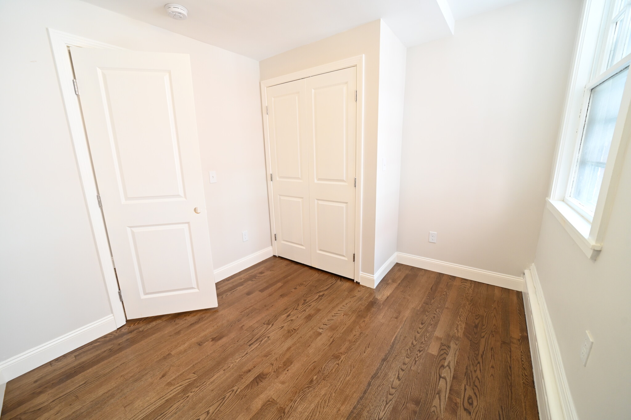 1712 Beacon St, Washington Square