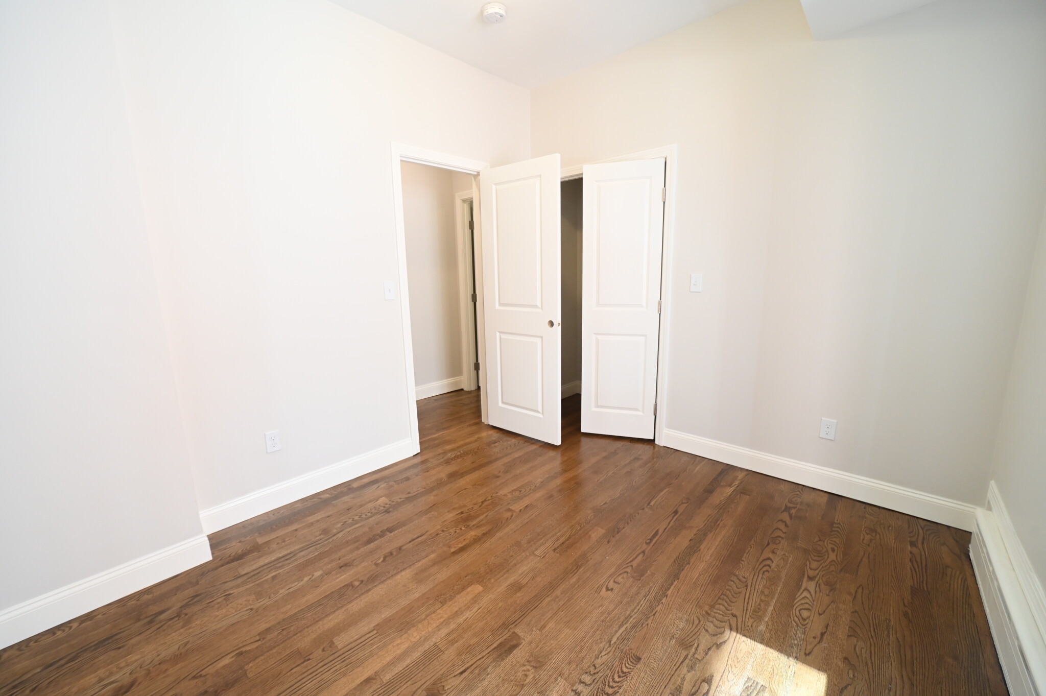 1712 Beacon St, Washington Square