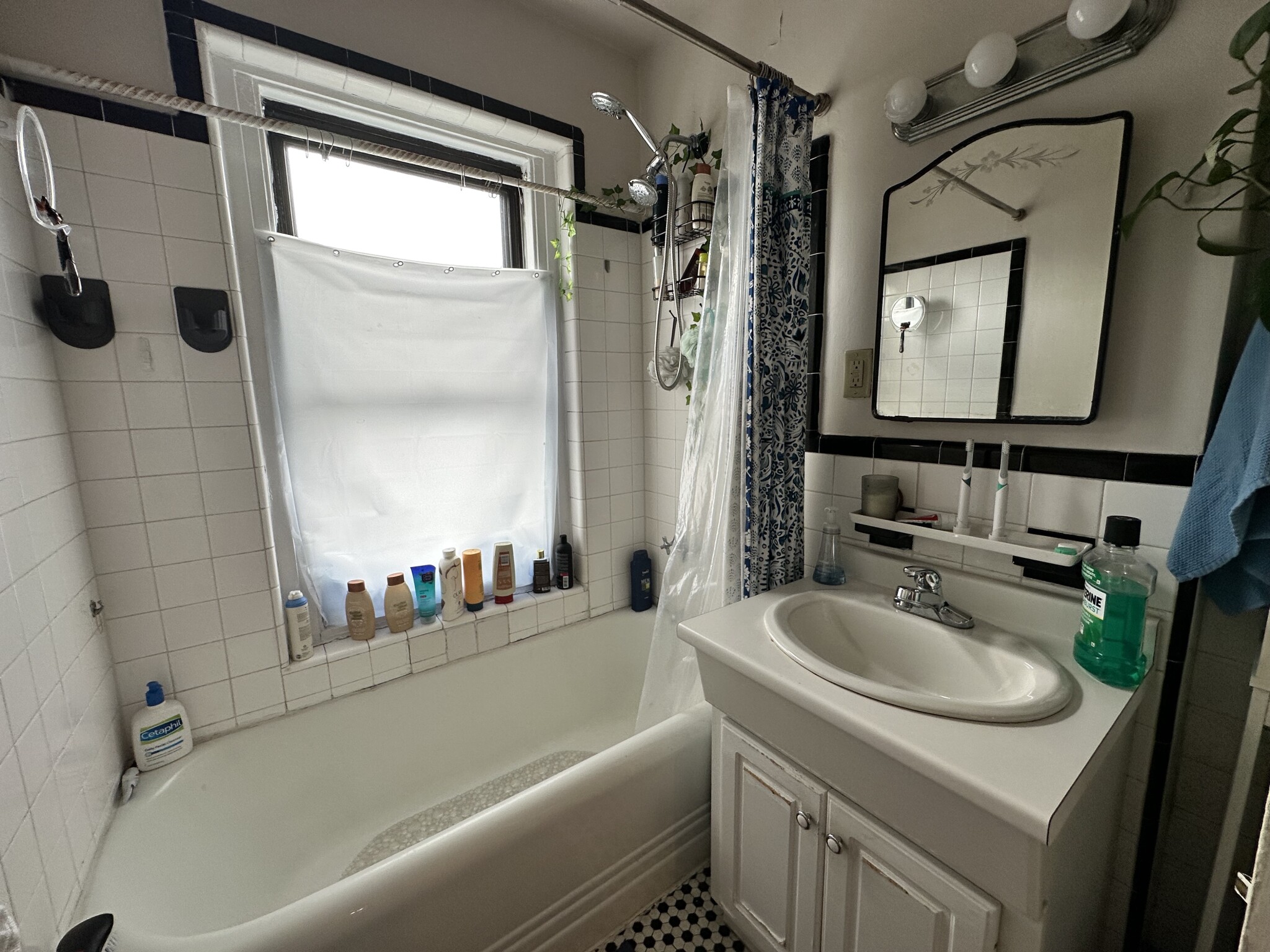 857 Beacon St, Fenway