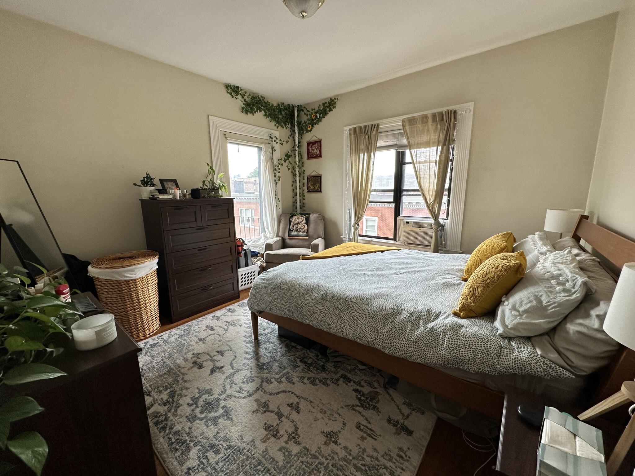 857 Beacon St, Fenway