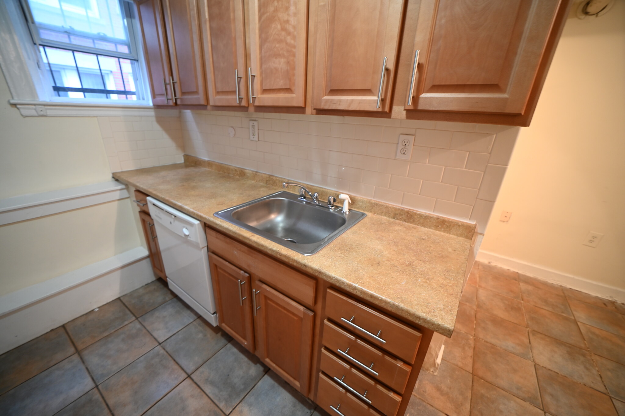 5 Barrows St, Allston