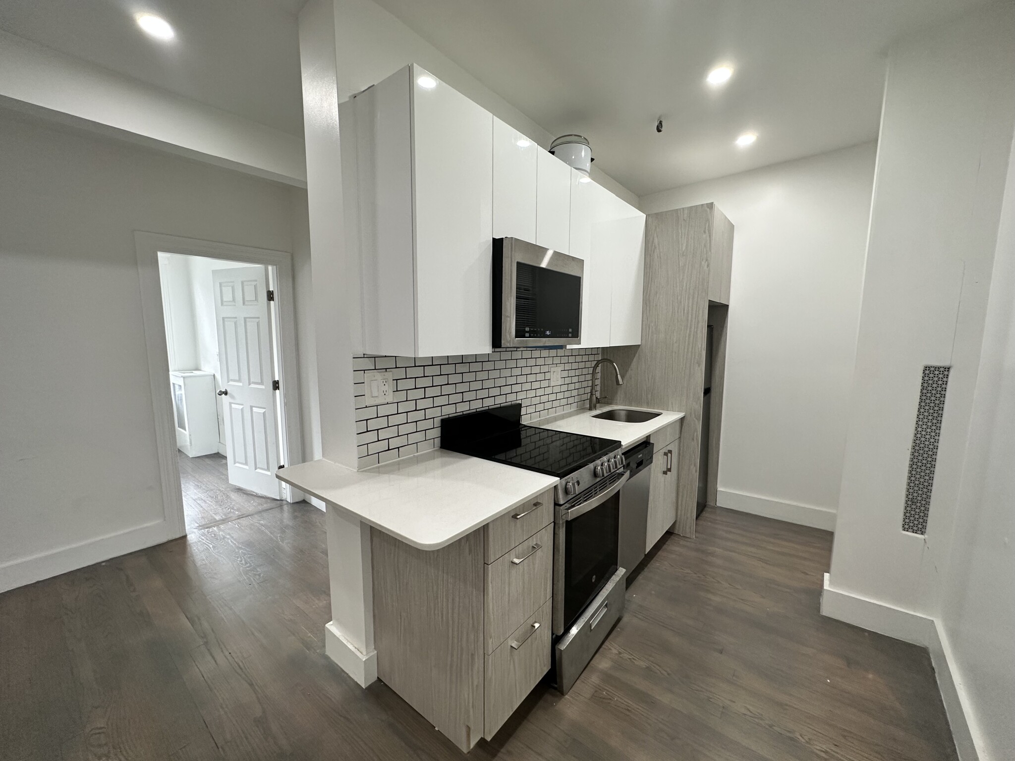 11 Peterborough St, Boston