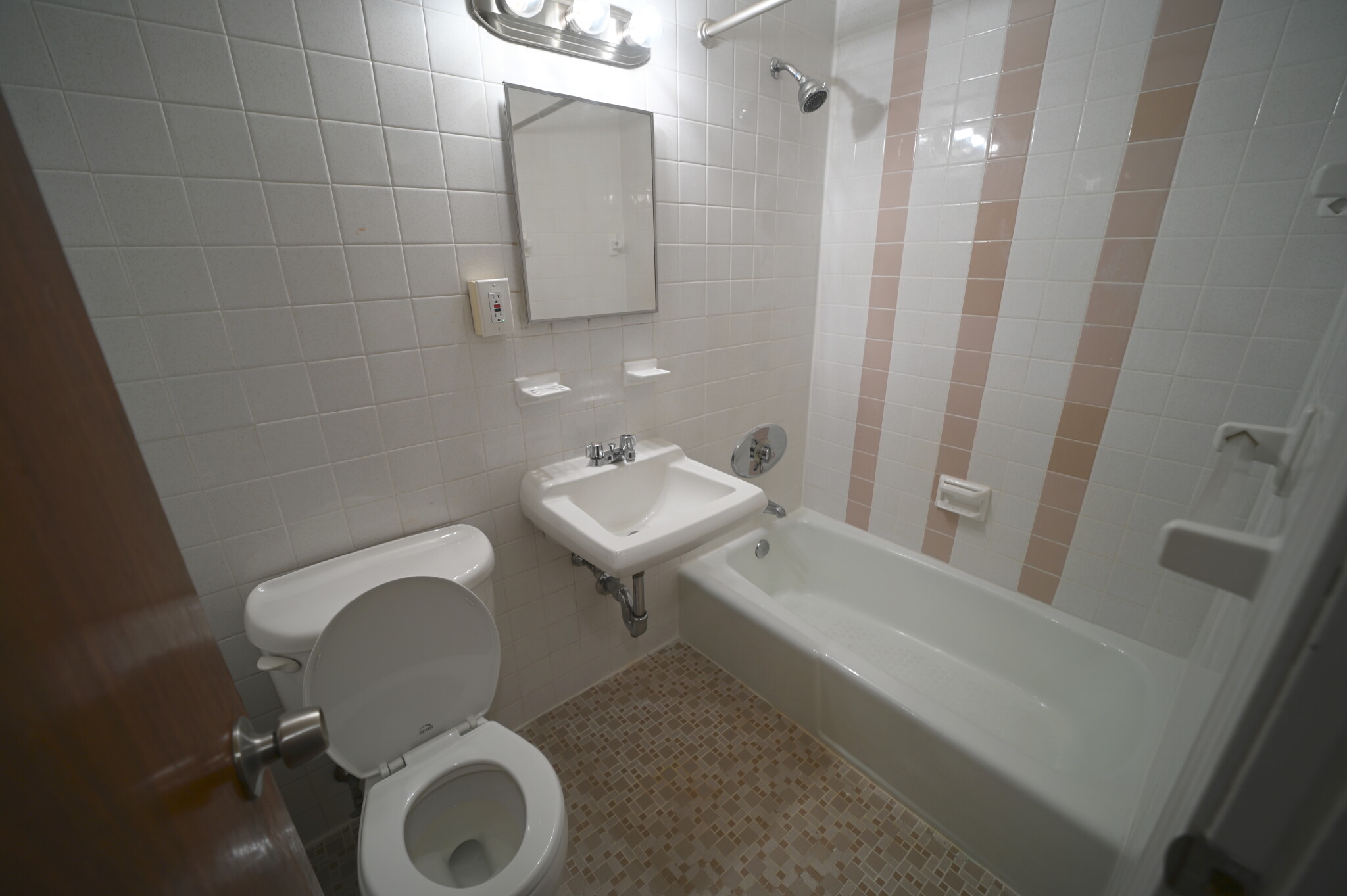 62 South Huntington Ave, Jamaica Plain