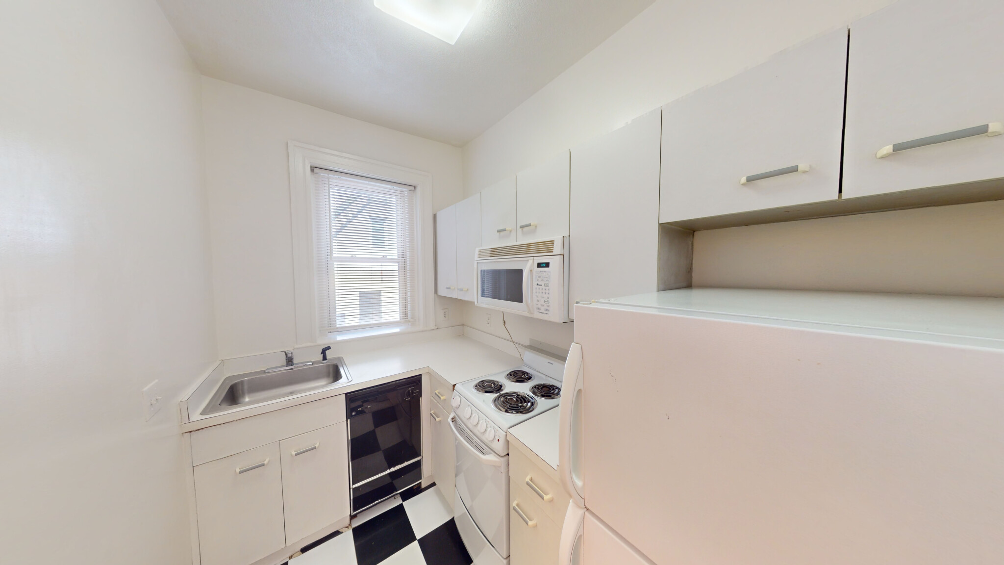 1673 Commonwealth Ave, Brighton