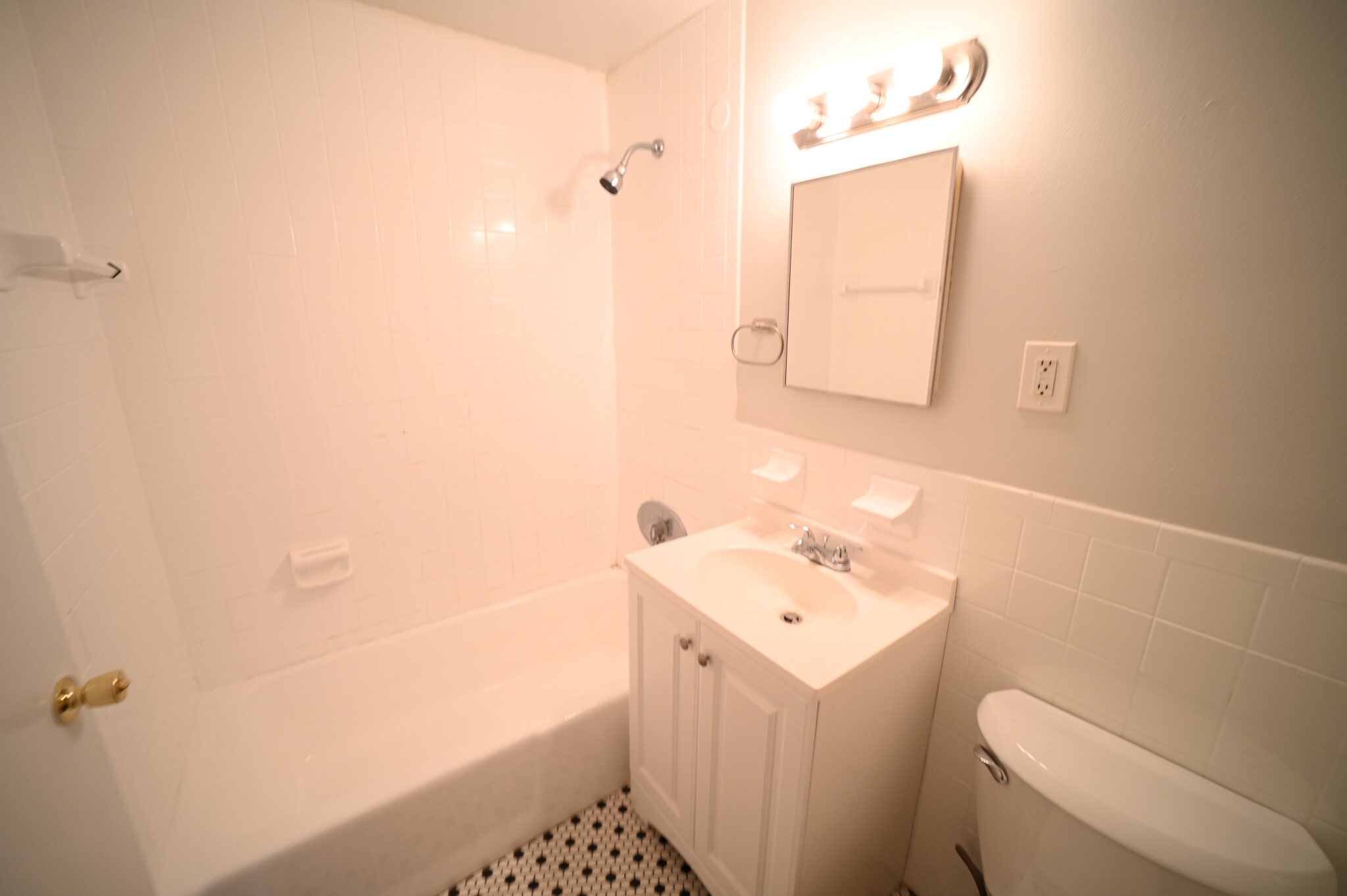 24 Whites Ave, Watertown