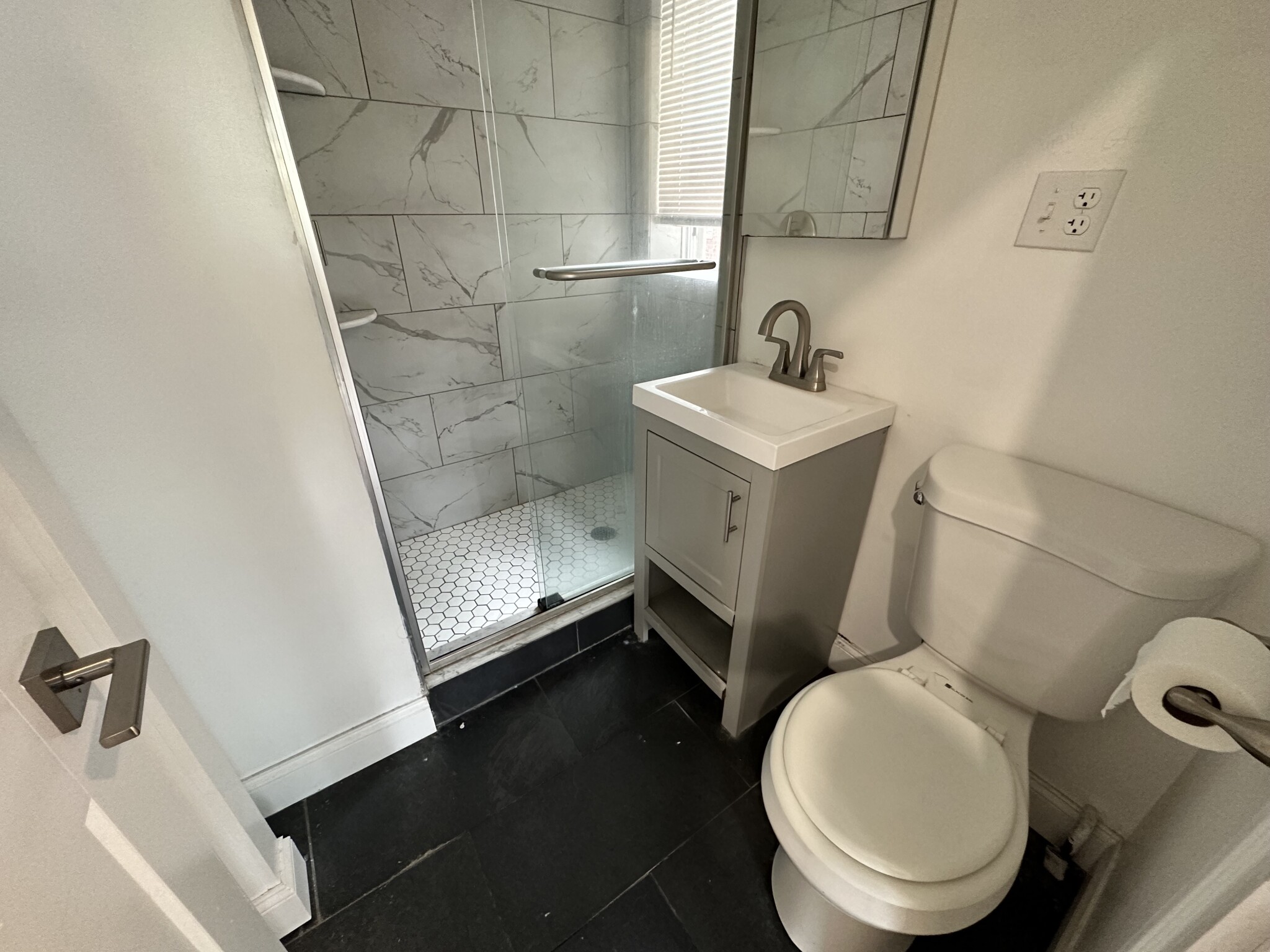 100 Queensberry St, Fenway