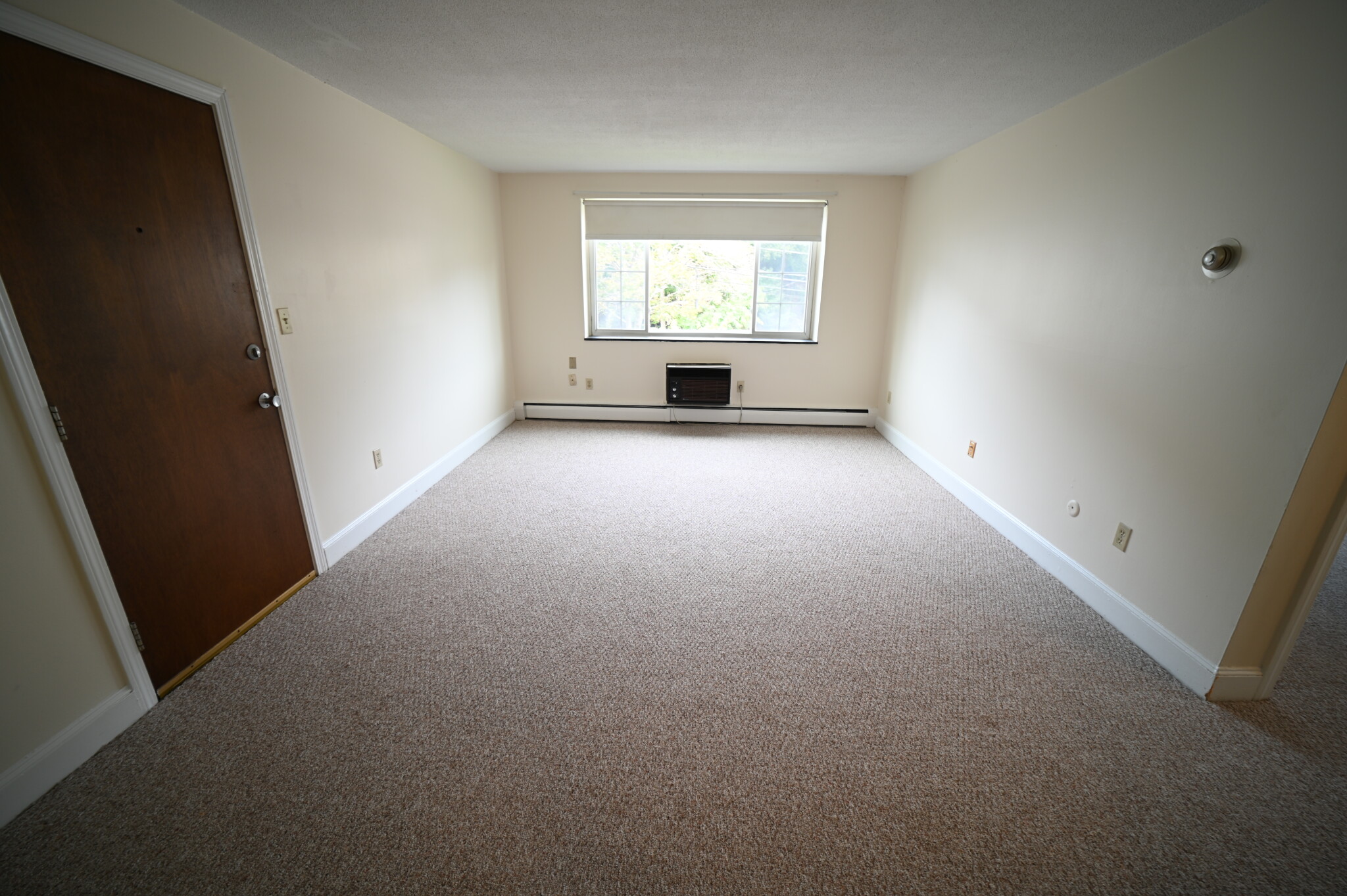 1 Brattle Dr, Arlington