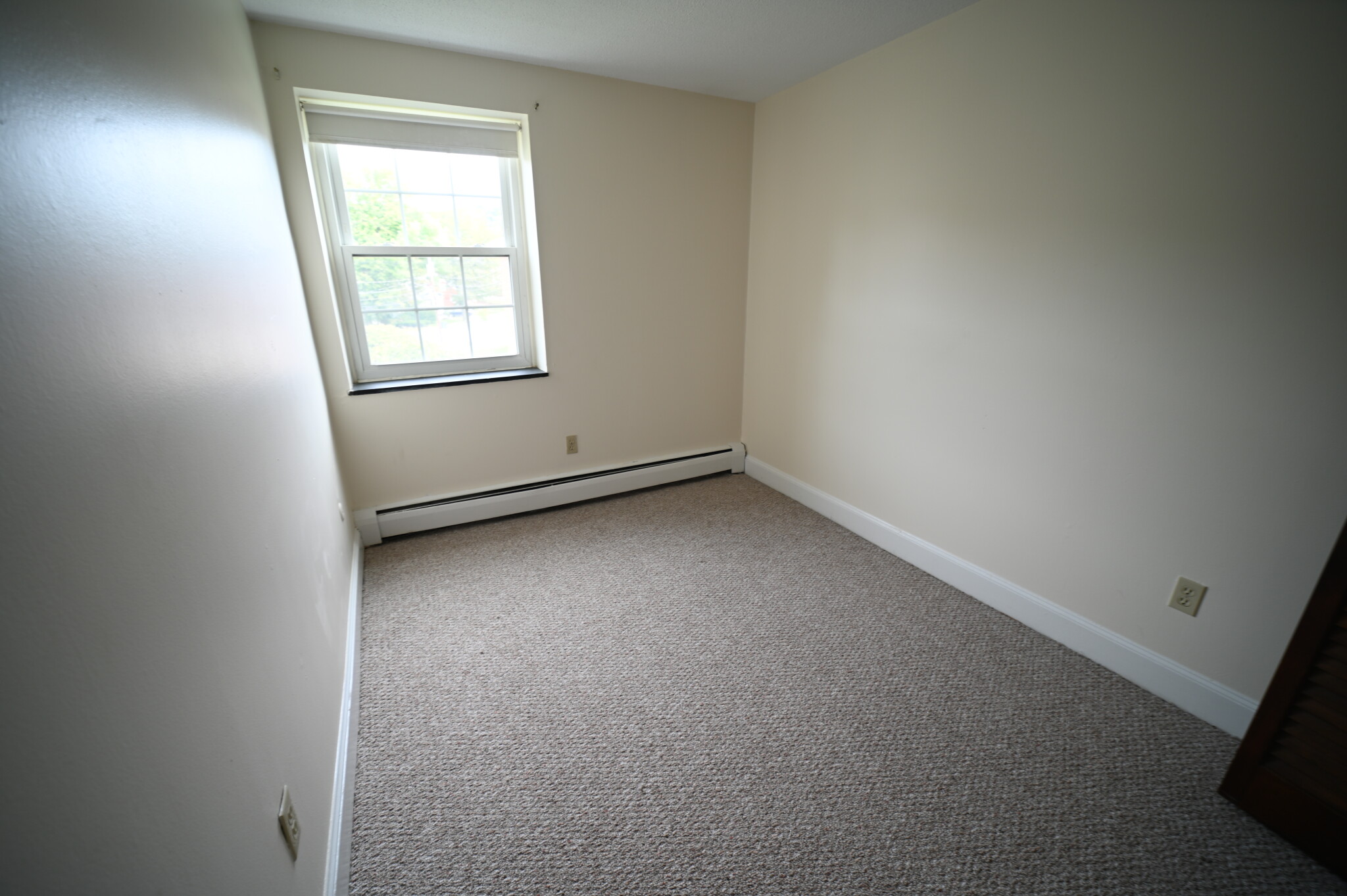 1 Brattle Dr, Arlington