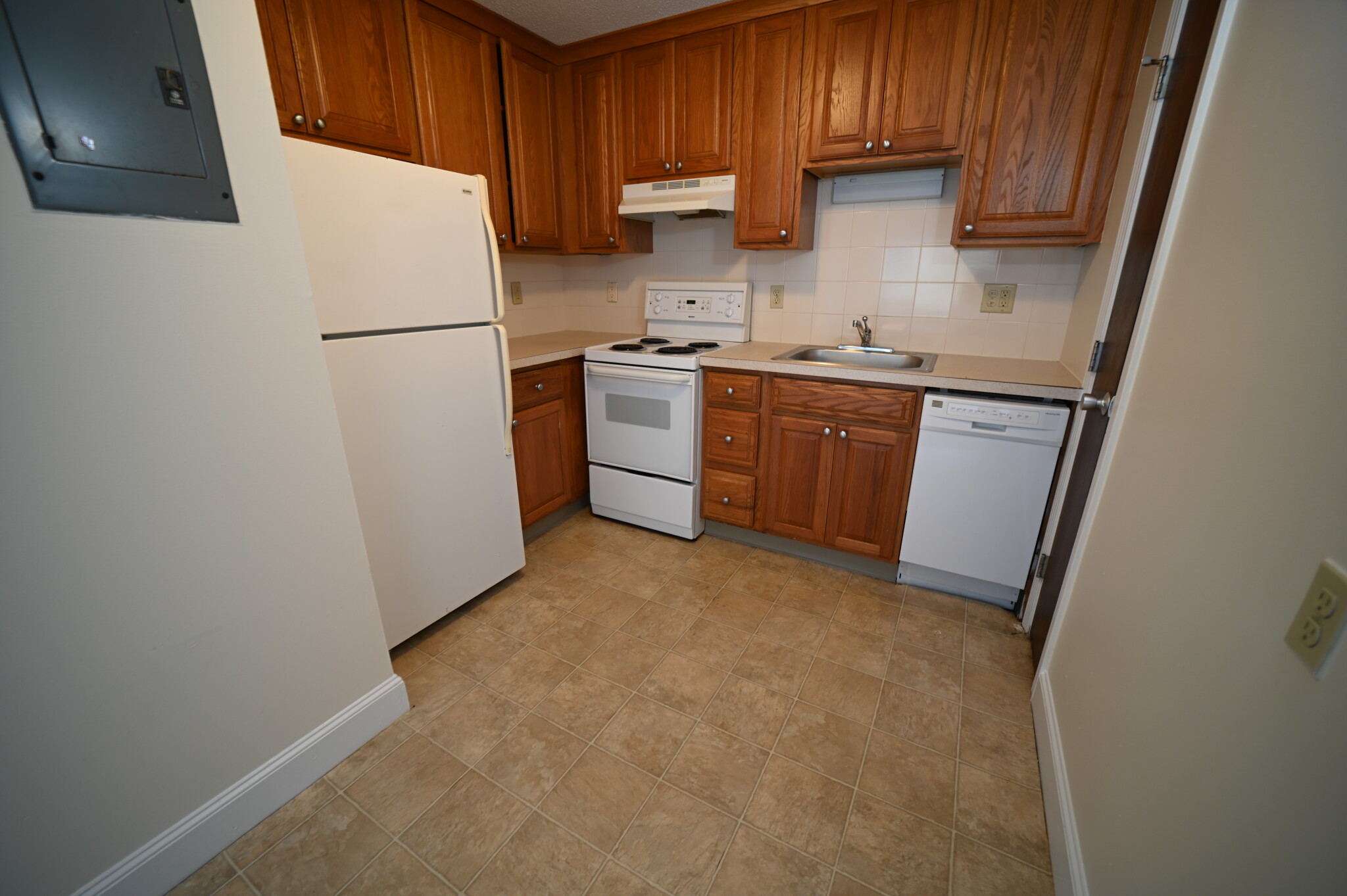 1 Brattle Dr, Arlington