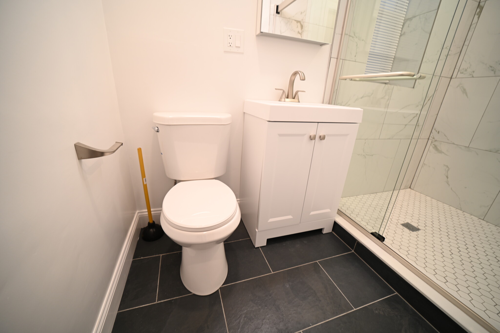 98 Queensberry St, Fenway