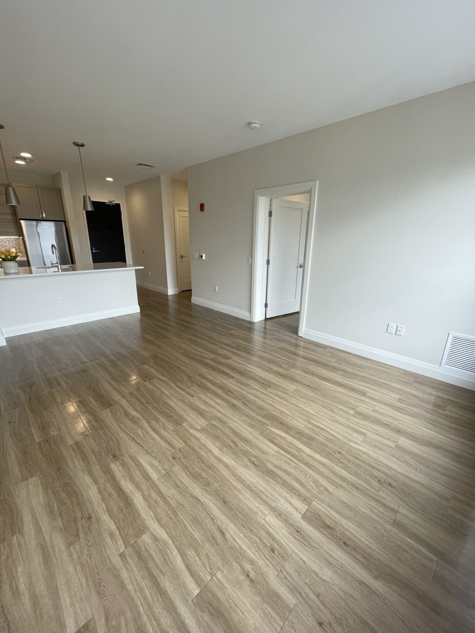 28 Austin, Newton
