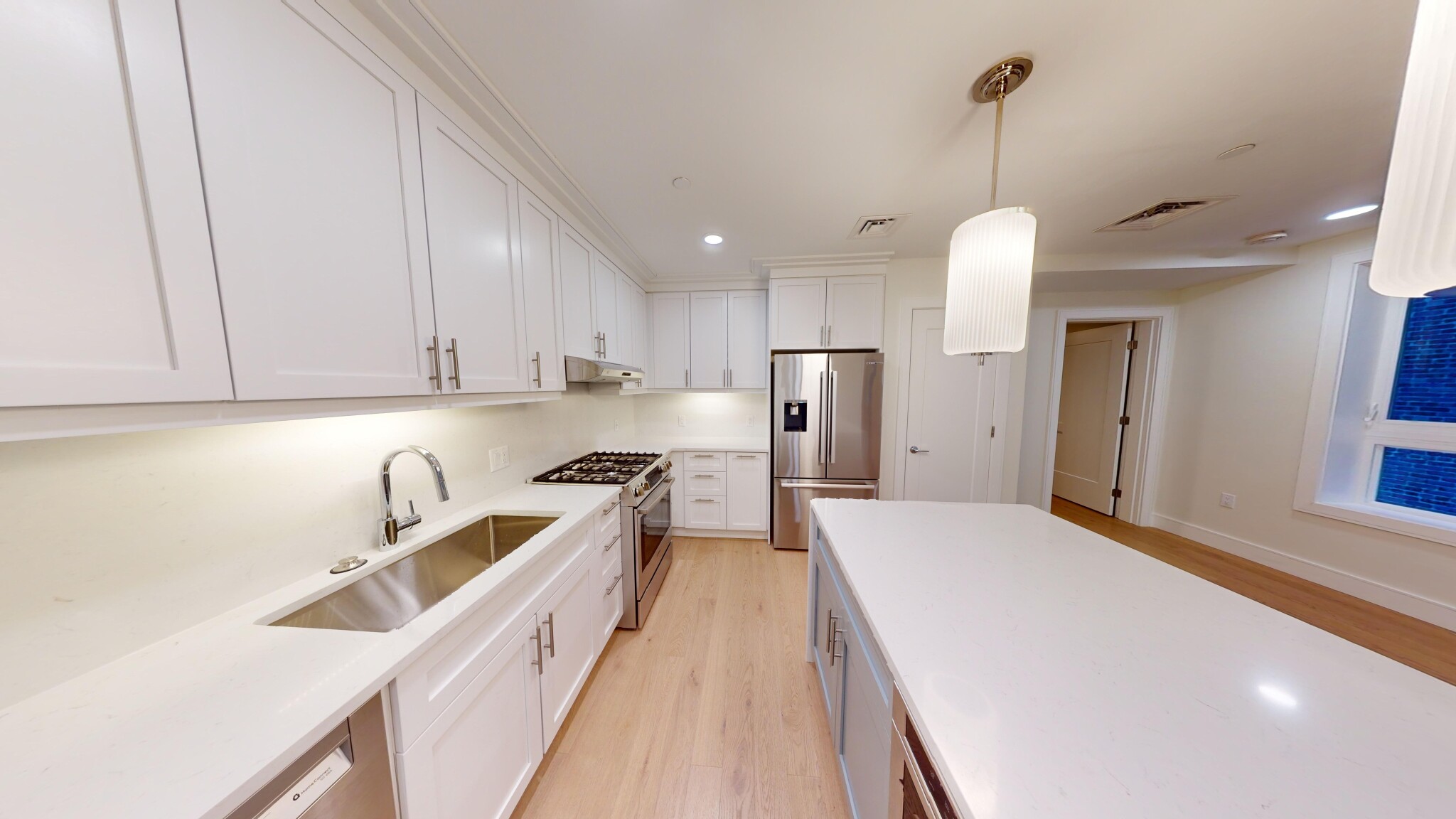 301 Border St, East Boston