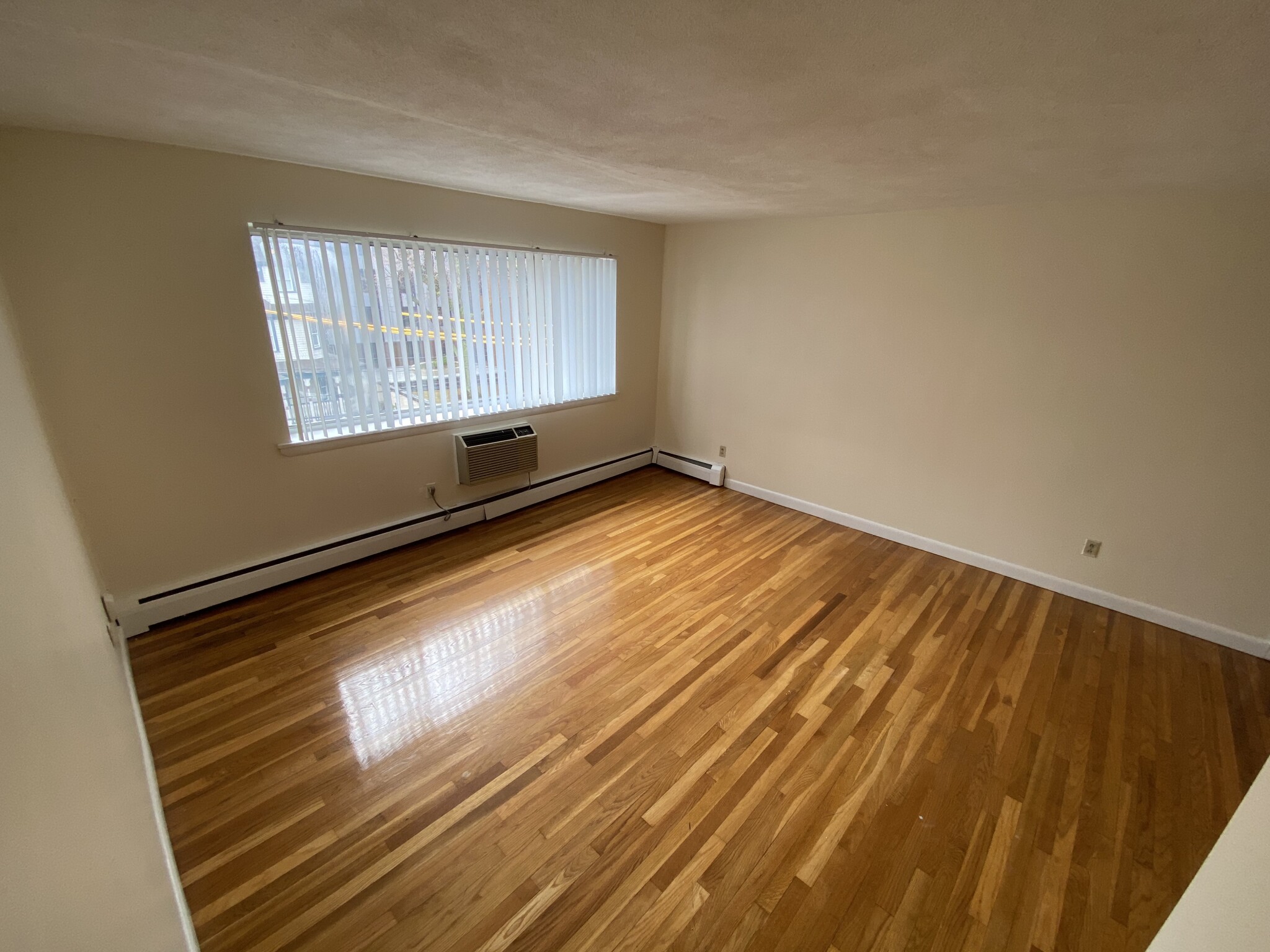 84 Gardner St, Allston