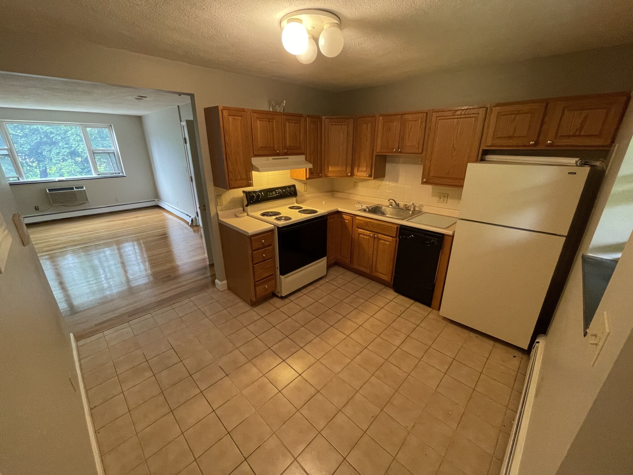 270 Grove St, Auburndale