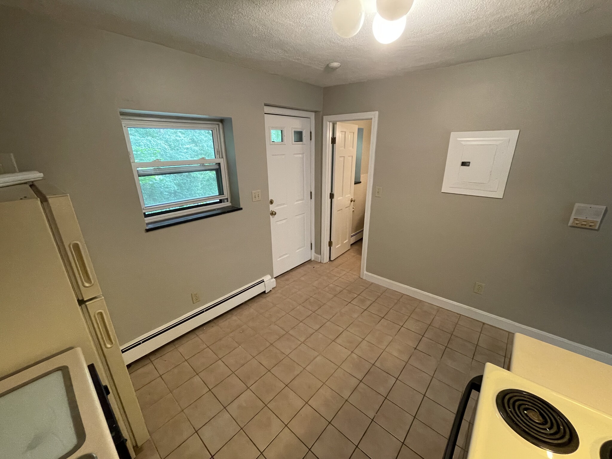 270 Grove St, Auburndale