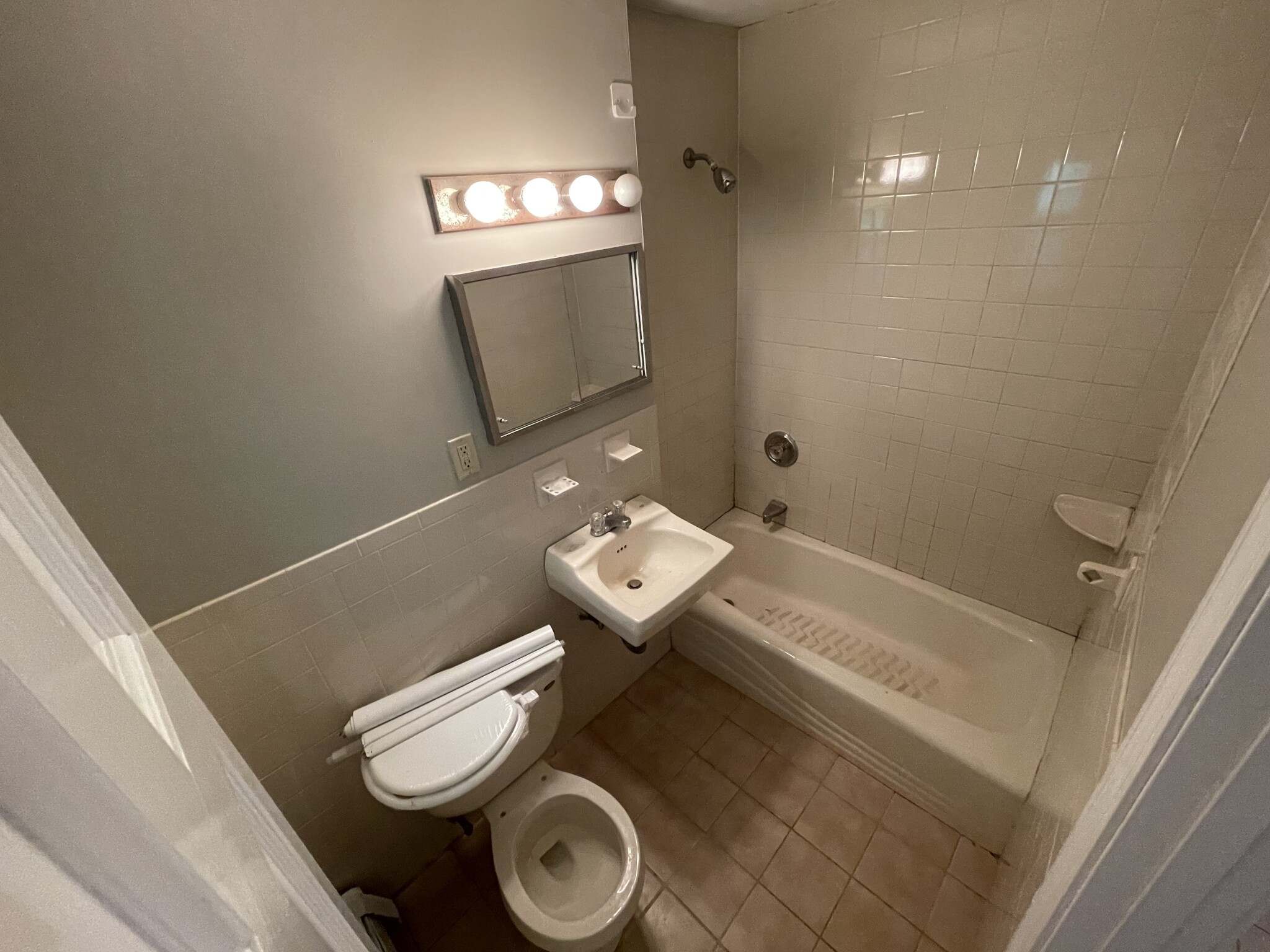 270 Grove St, Auburndale