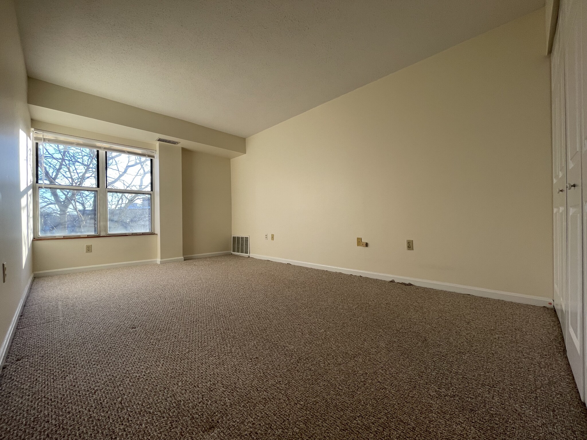 345 Franklin St, Riverside