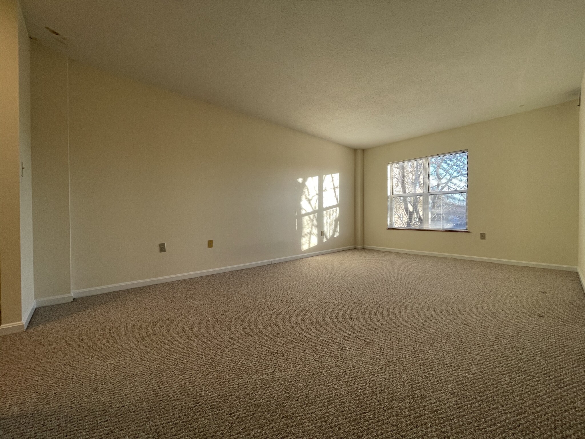 345 Franklin St, Riverside