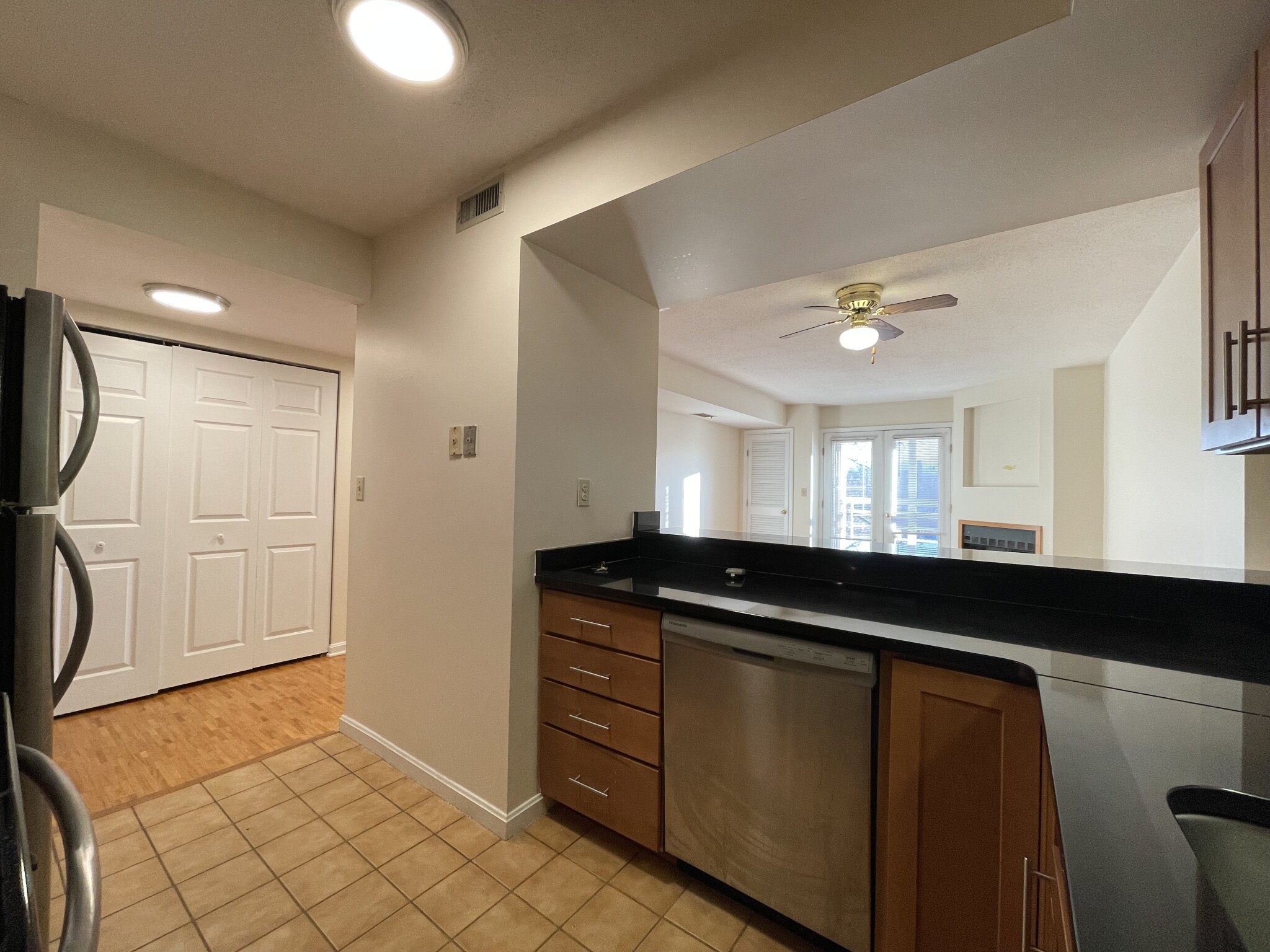 345 Franklin St, Riverside