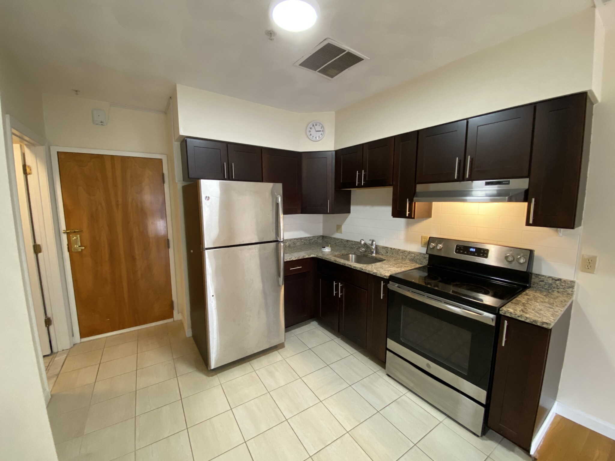 81 Essex St, Chinatown