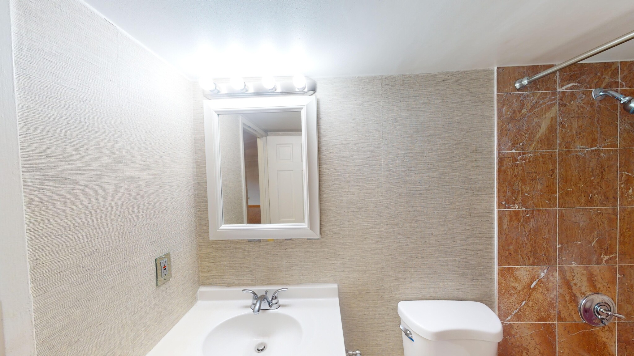 125 Pleasant St, North Brookline