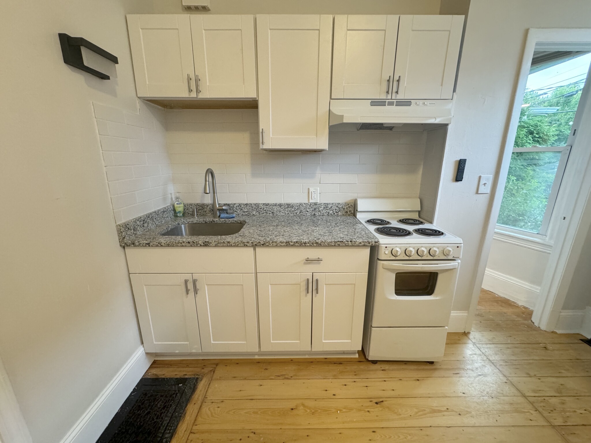 28 Academy Hill Rd, Brighton