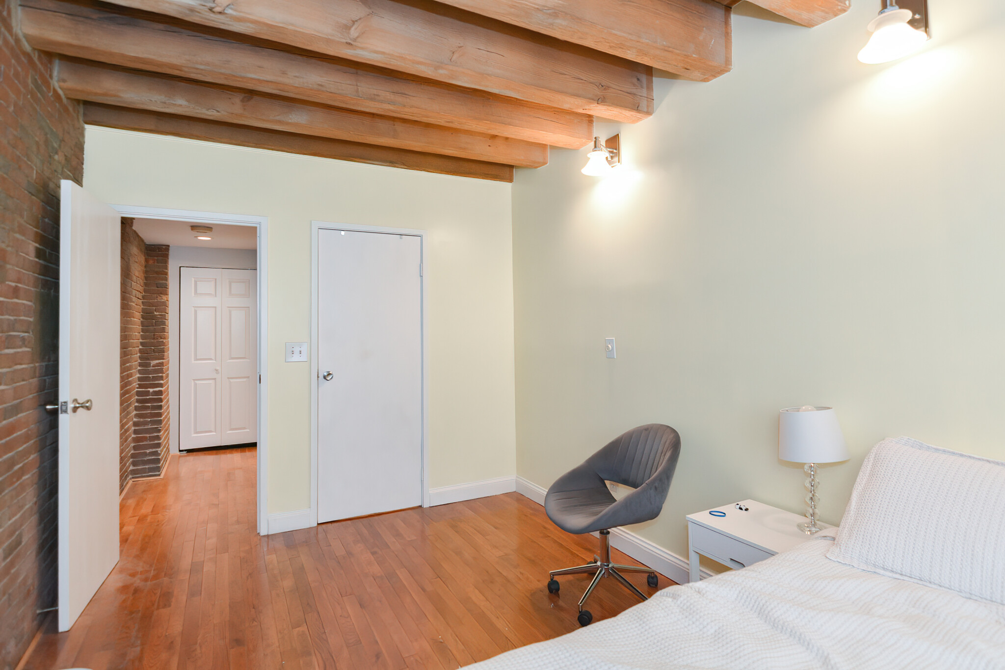 99 Fulton St, North End