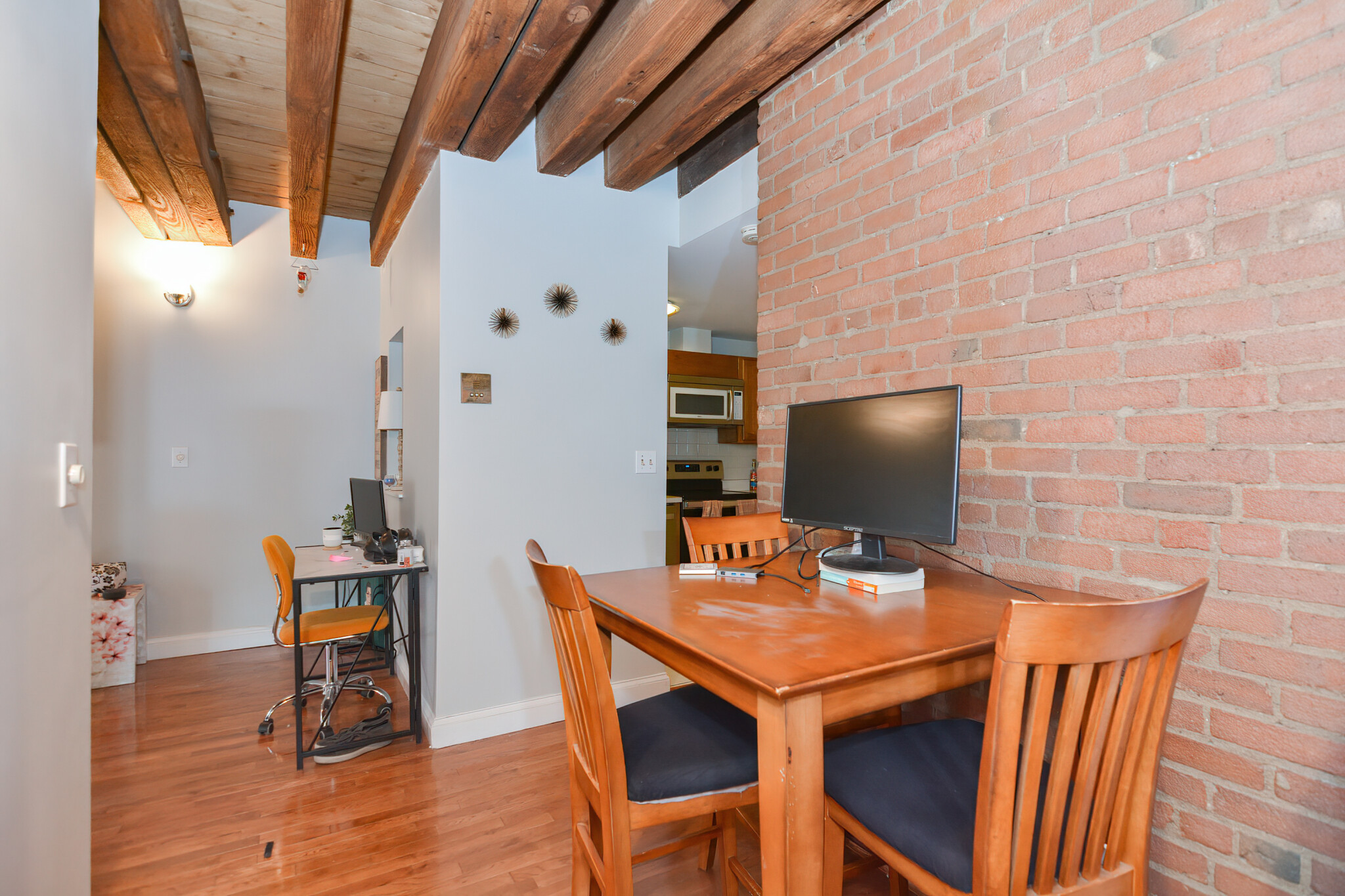 99 Fulton St, North End