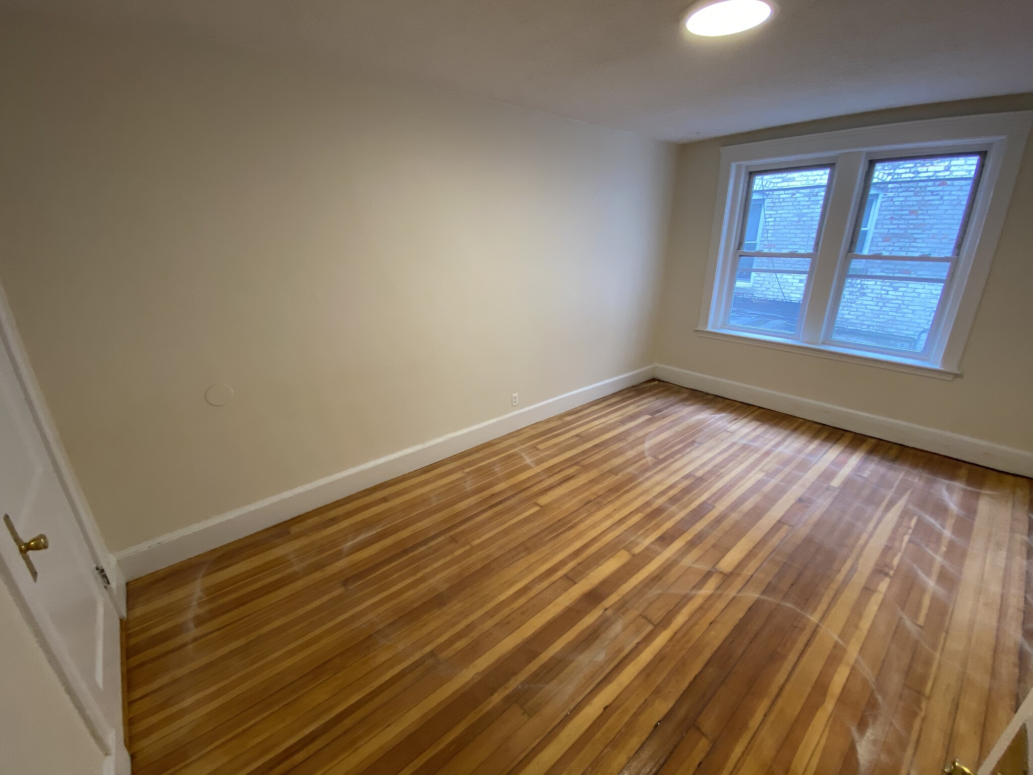 6 Barrows St, Allston