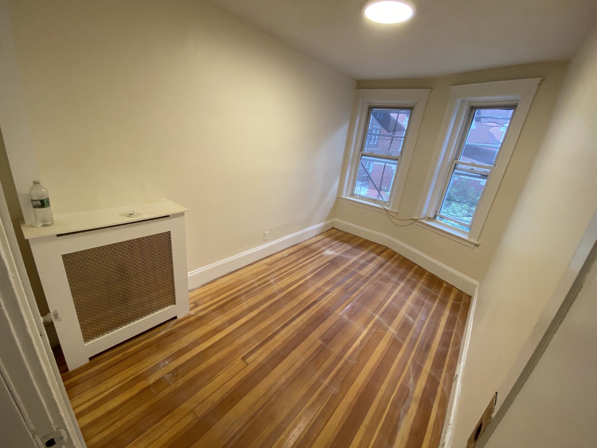 6 Barrows St, Allston