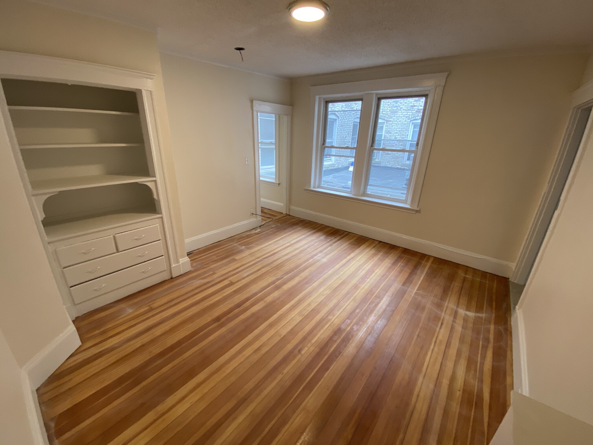 6 Barrows St, Allston