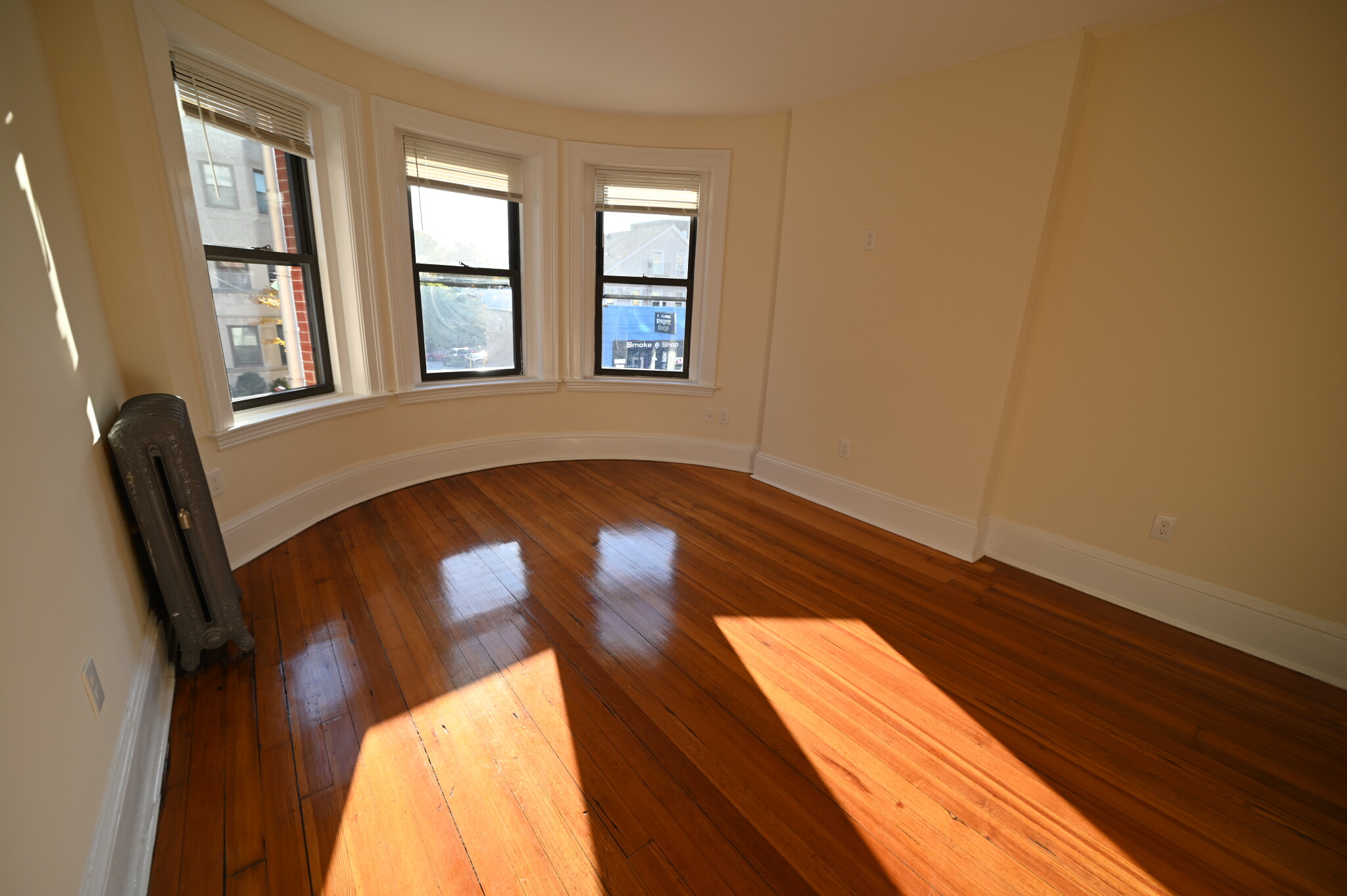 885 Massachusetts Ave, Harvard Square